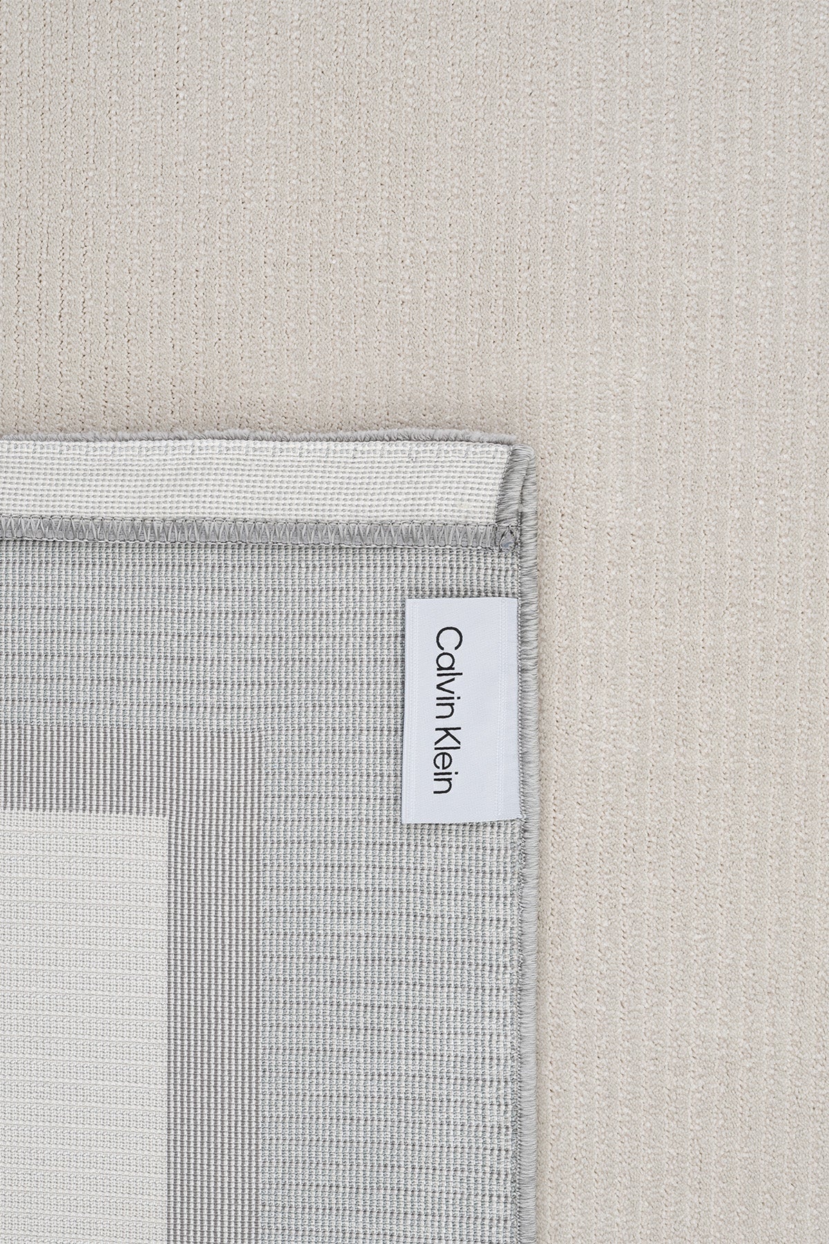 Calvin Klein Dark Pulse A2323E Krem Gri Halı