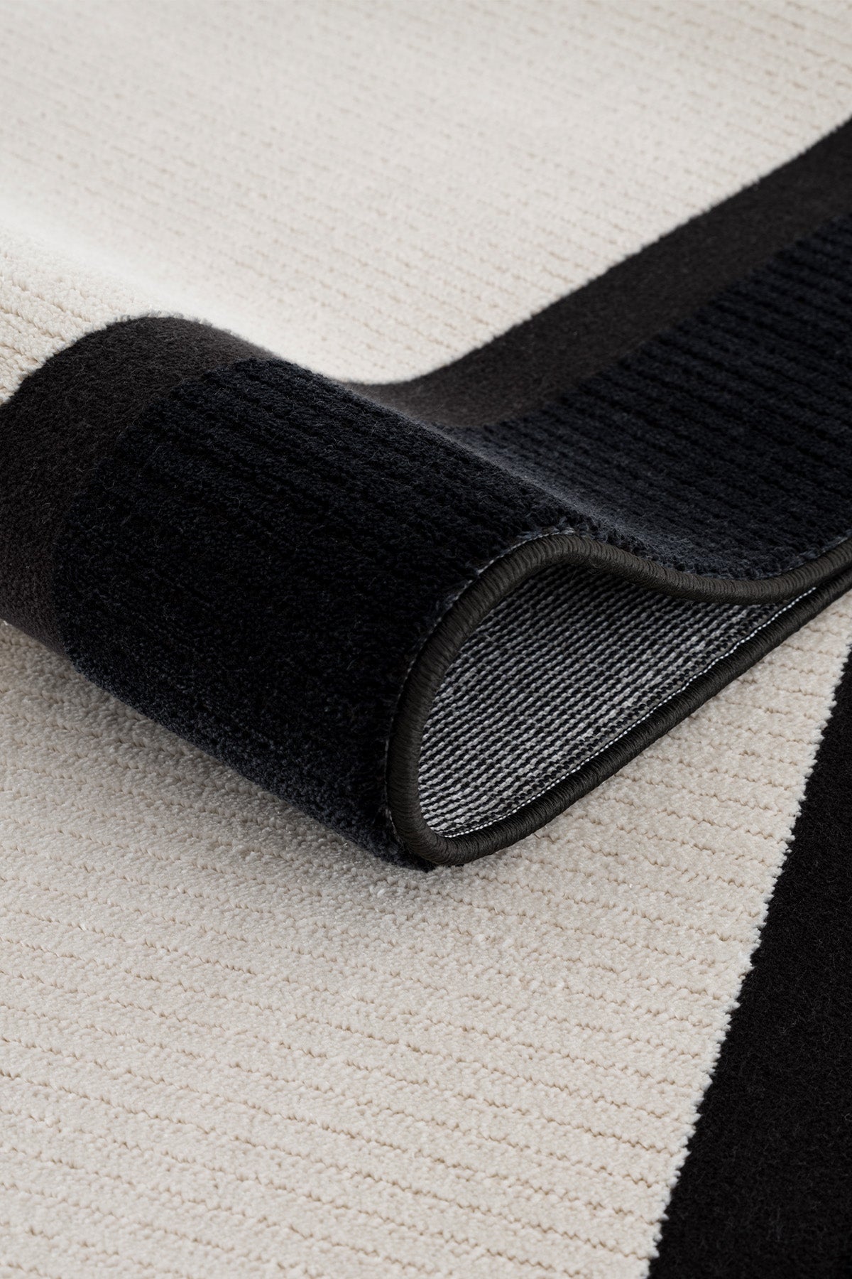 Calvin Klein Dark Pulse A2323G Krem Siyah Halı