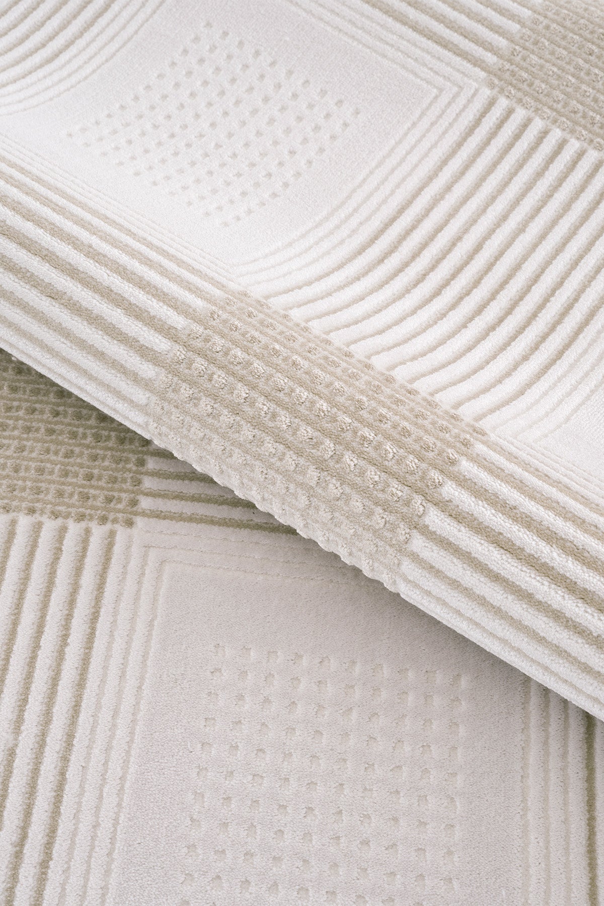 Calvin Klein Glow A3461B Krem Vizon Halı