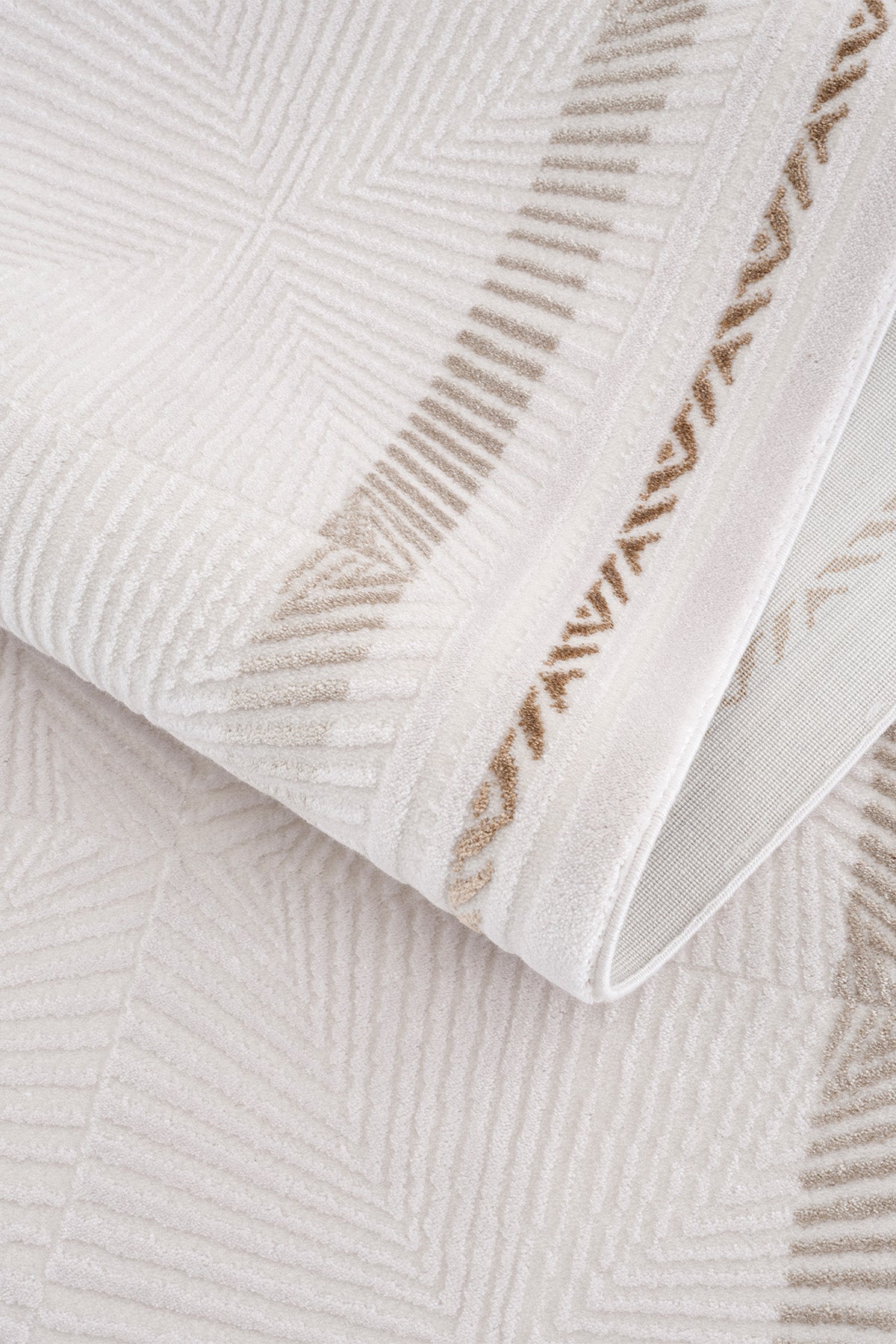 Calvin Klein Glow A3468G Vizon Terra Halı