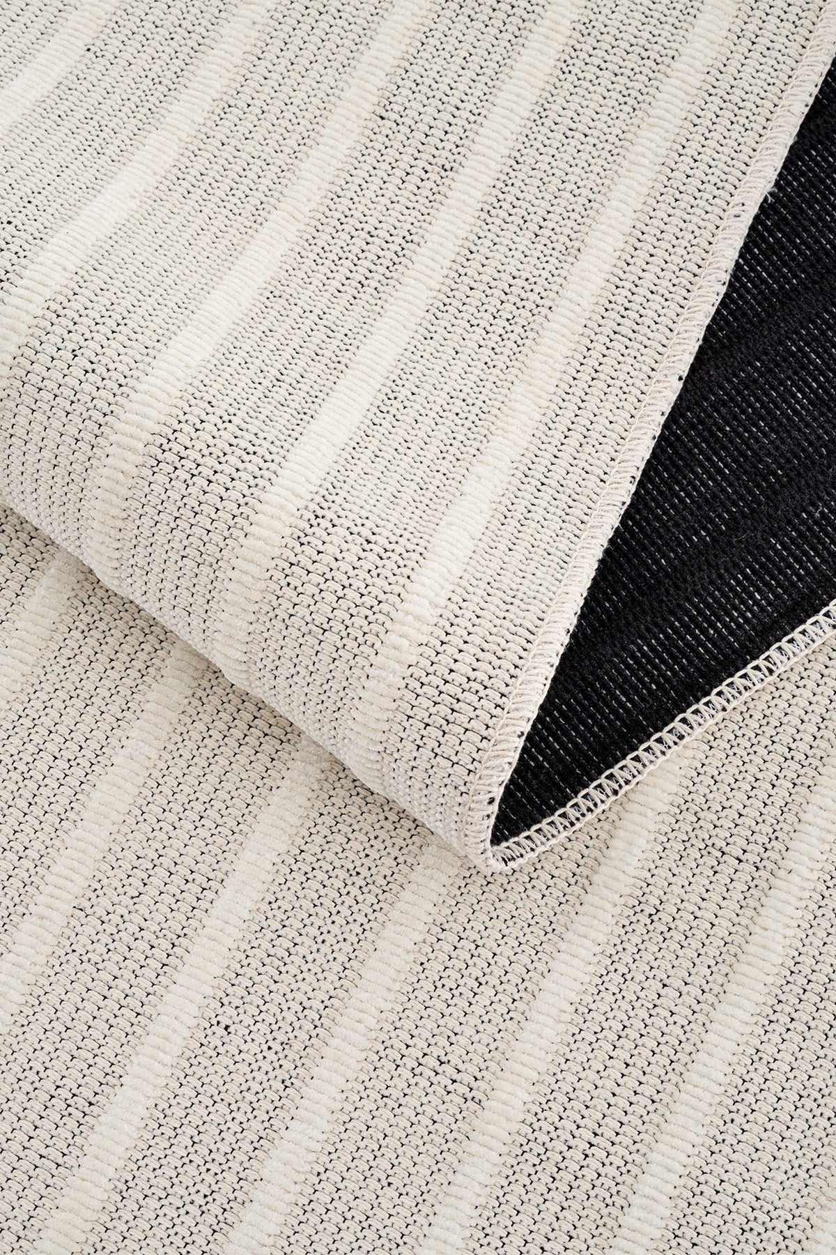 Calvin Klein Mono A2900A Krem Halı