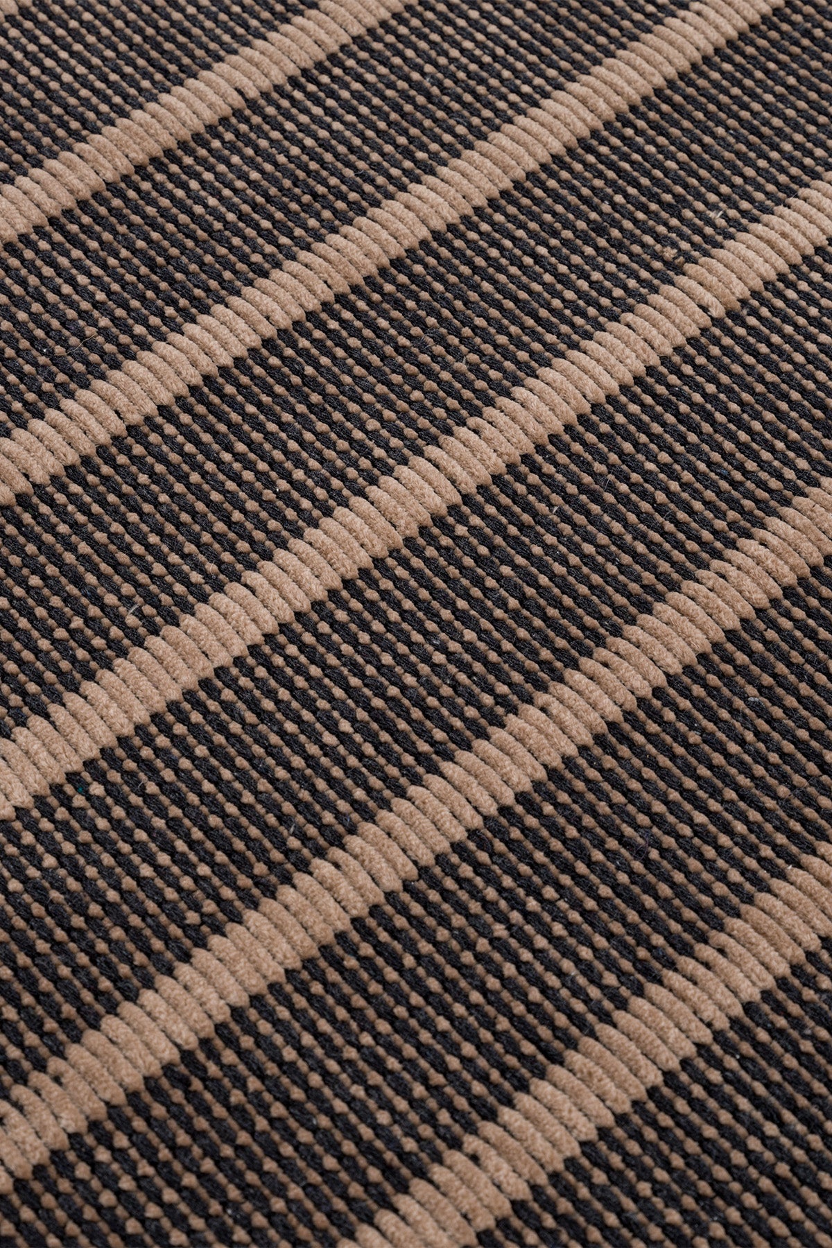 Calvin Klein Mono A2900E Antrasit Vizon Halı