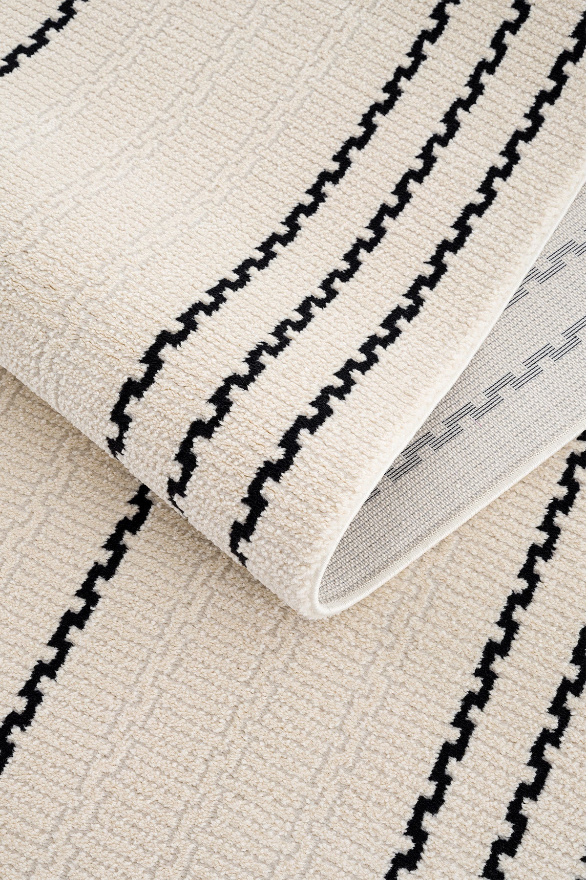 Calvin Klein Odense A2061C Krem Siyah Halı