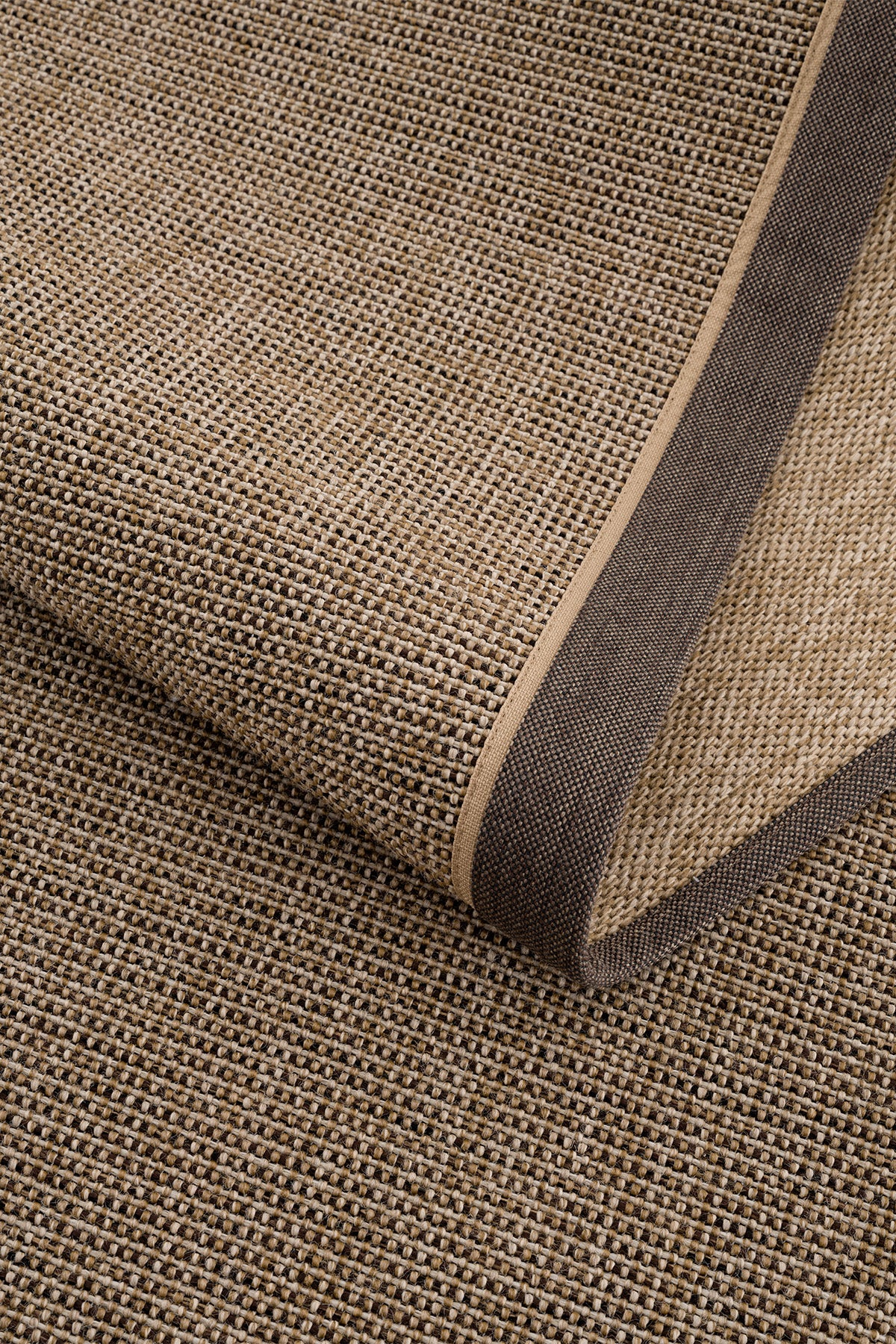 Calvin Klein Signature Bordure B3622C Kahve Bej Halı