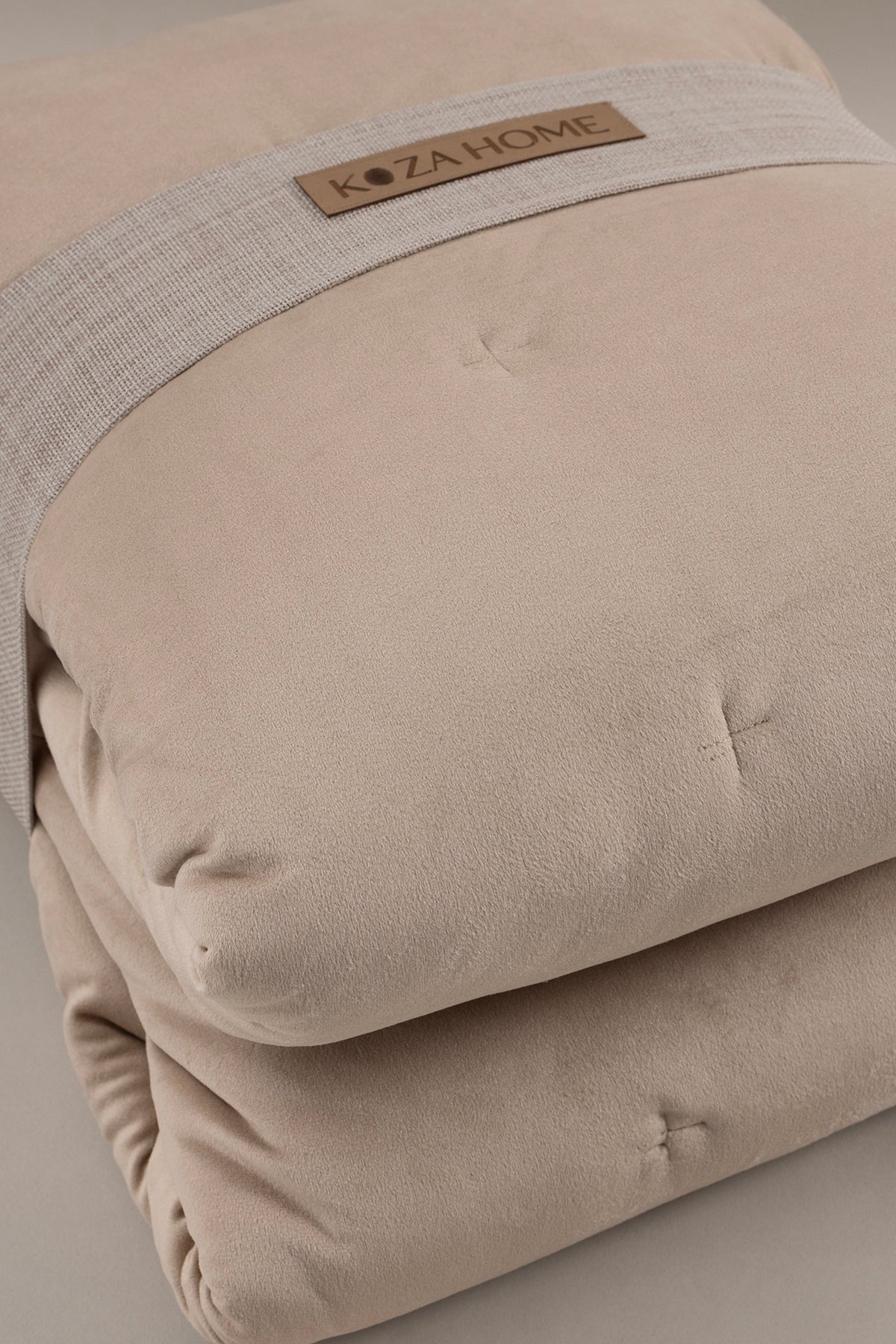 Elit Bej Kadife Çift Kişilik Yatak Örtüsü 230x250 2 Yastık 50x70 5023