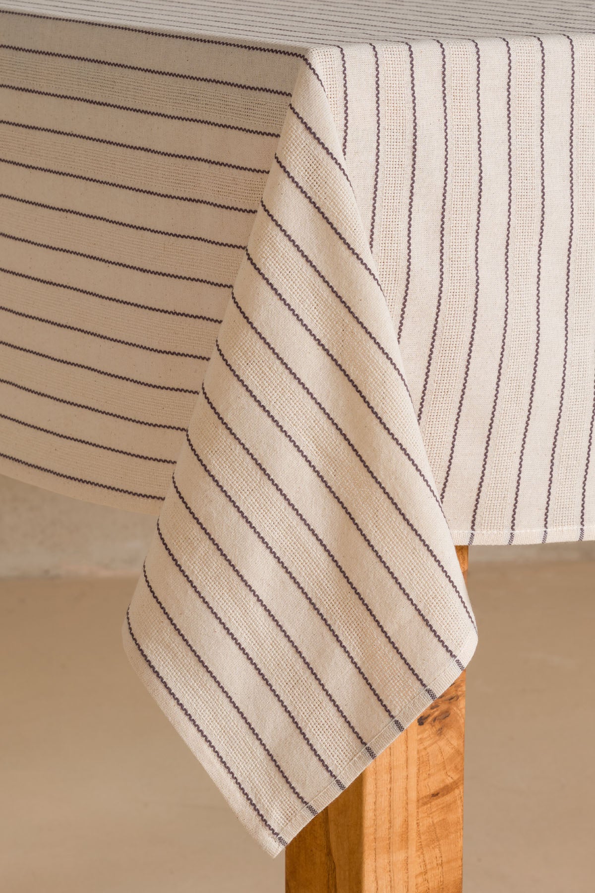 Graın %100 Pamuk Masa Örtüsü Krem-Antrasit Bordür Detaylı 140X200 Cm 2594