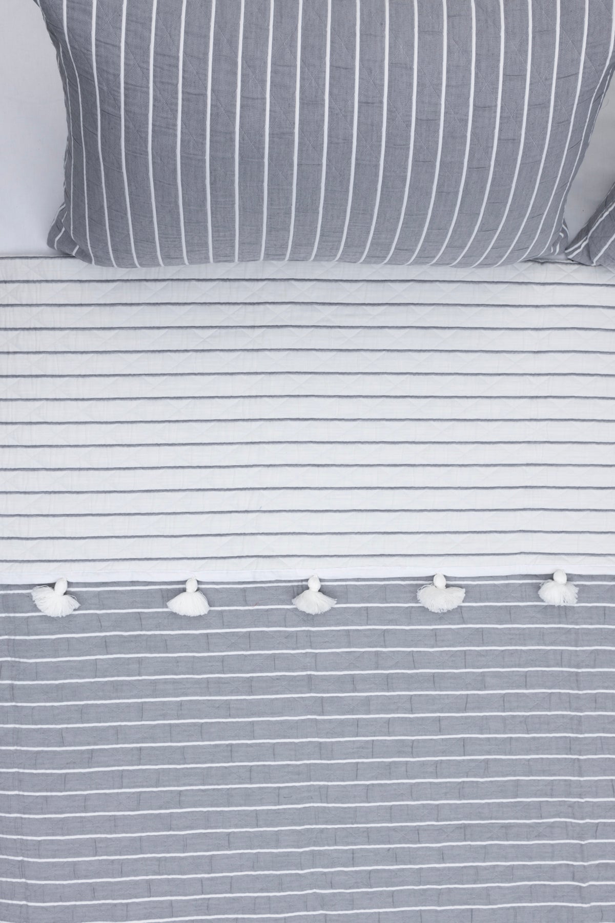 İyon Gri Elyaf Dolgulu Çok Amaçlı Pamuklu Çift Kişilik Yatak Örtüsü 240x250 7508A