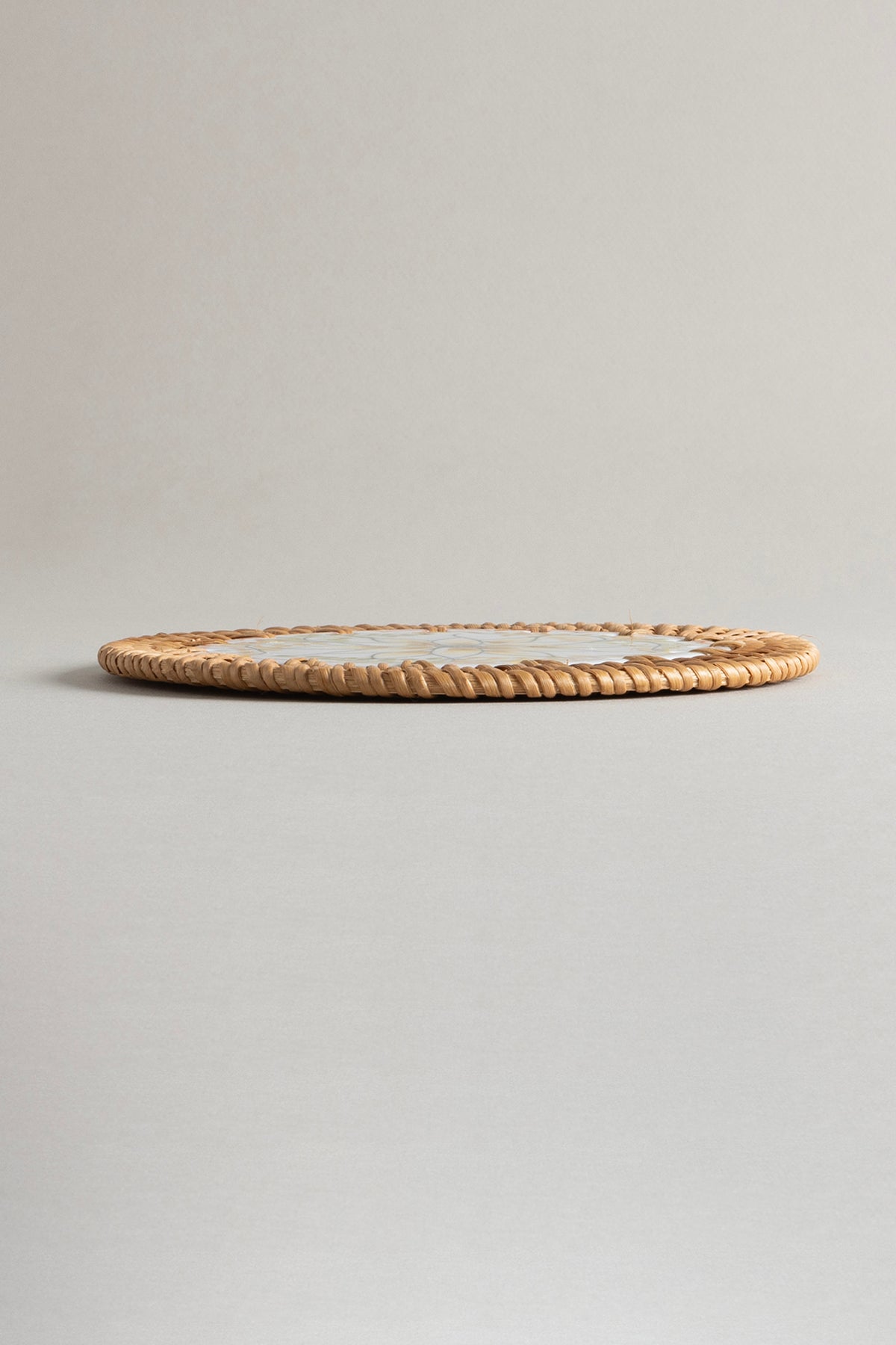 Meander Doğal Rattan El Yapımı Çerçeveli 16 cm. Turuncu Çiçek Desenli Nihale 9072