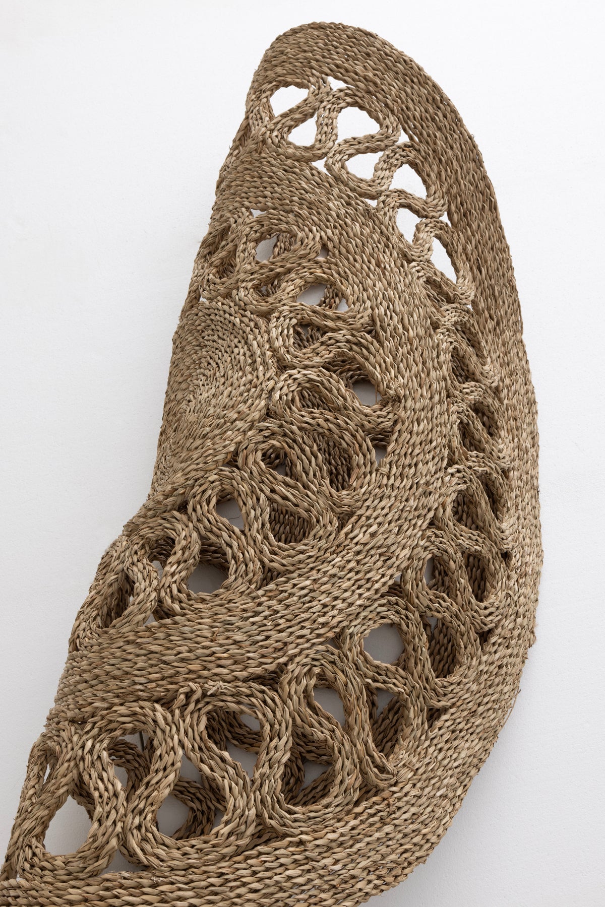 Meander El Yapımı Naturel Oya Desenli Deniz Sazı Yuvarlak Halı 120cm 8884