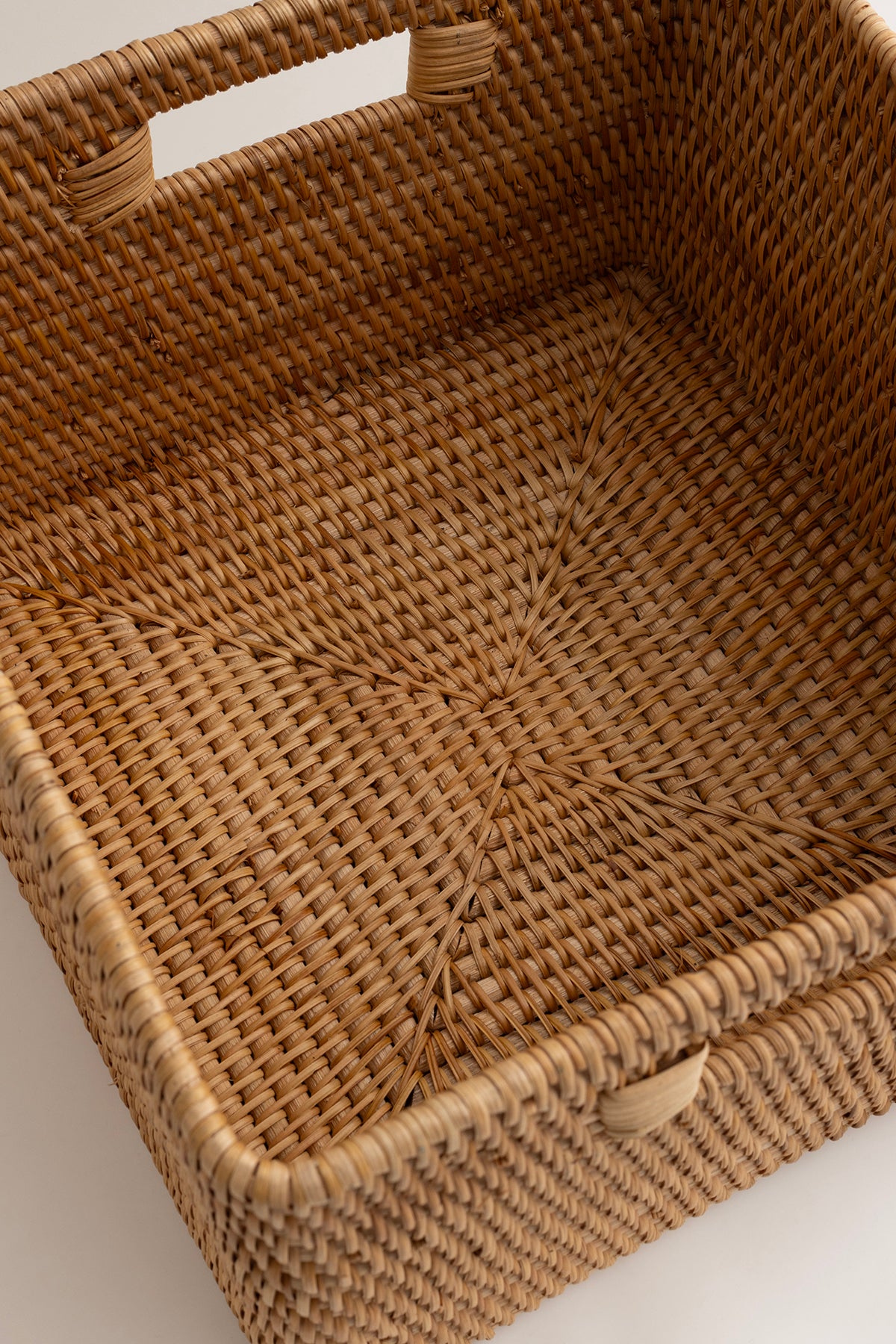 Meander Rattan Büyük Boy Saklama Kutusu & Dekoratif Sepet 34x32x17 cm 4583