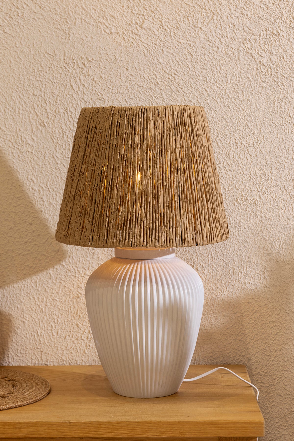 Soleil Beyaz Seramik Hasır Başlıklı Bohem Abajur 9094