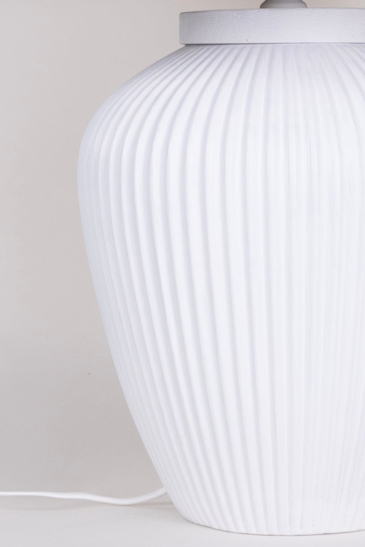 Soleil Beyaz Seramik Hasır Başlıklı Bohem Abajur 9094