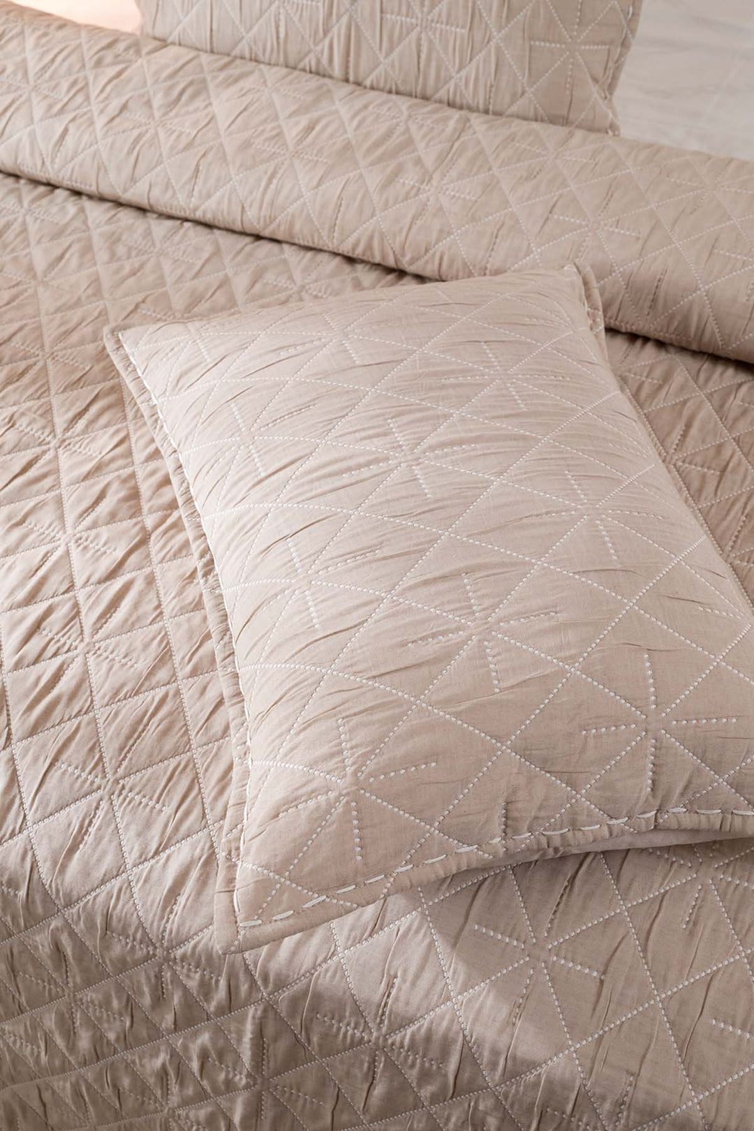 Stella Bej Pamuklu Çift Kişilik 3 Parça Yatak Örtüsü 230x250 2 Yastık 50x70 5029