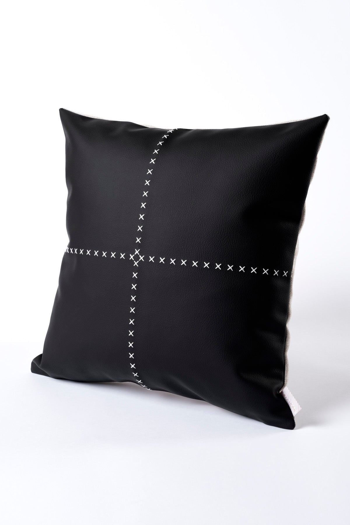 Ivy Soft Deri Siyah Kırlent Kılıfı 45X45 2548