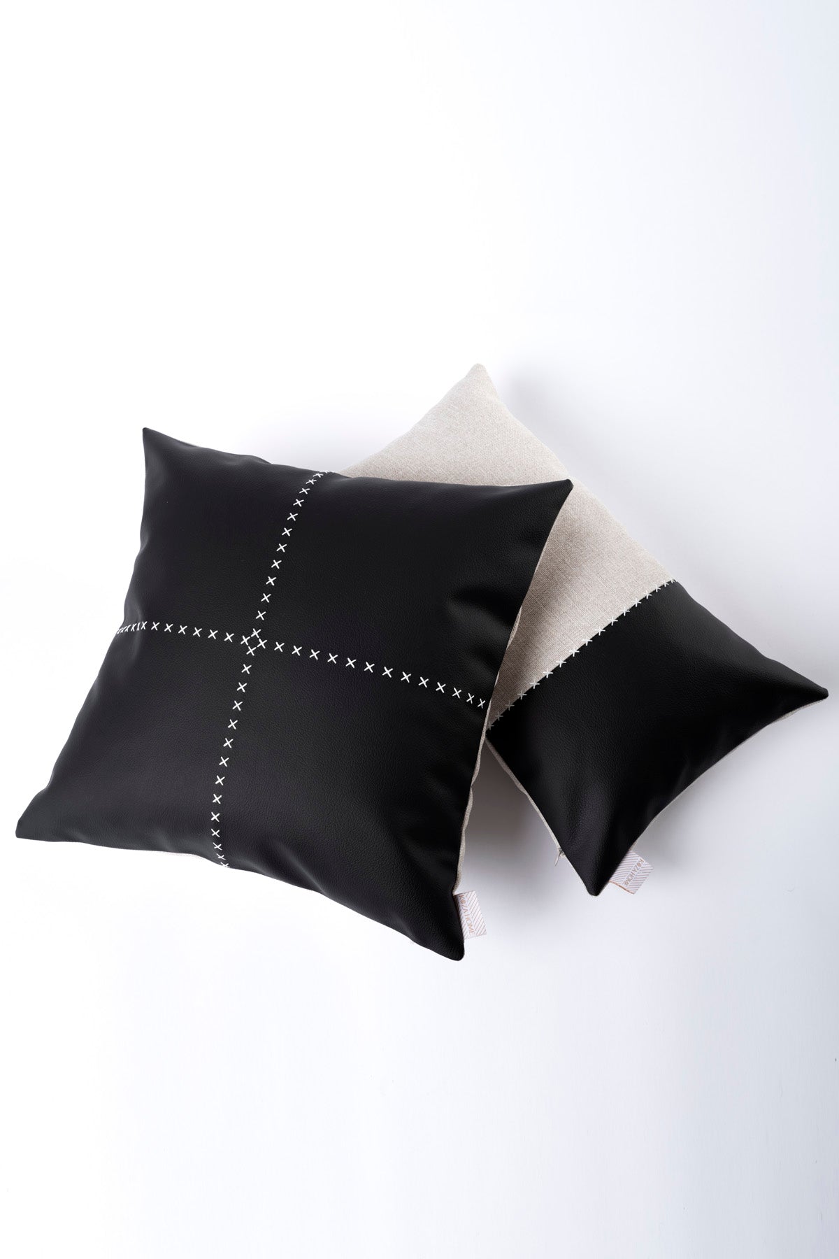Ivy Soft Deri Siyah Kırlent Kılıfı 45X45 2548
