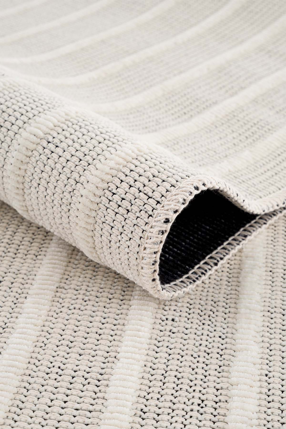 Calvin Klein Mono A2900A Krem Halı