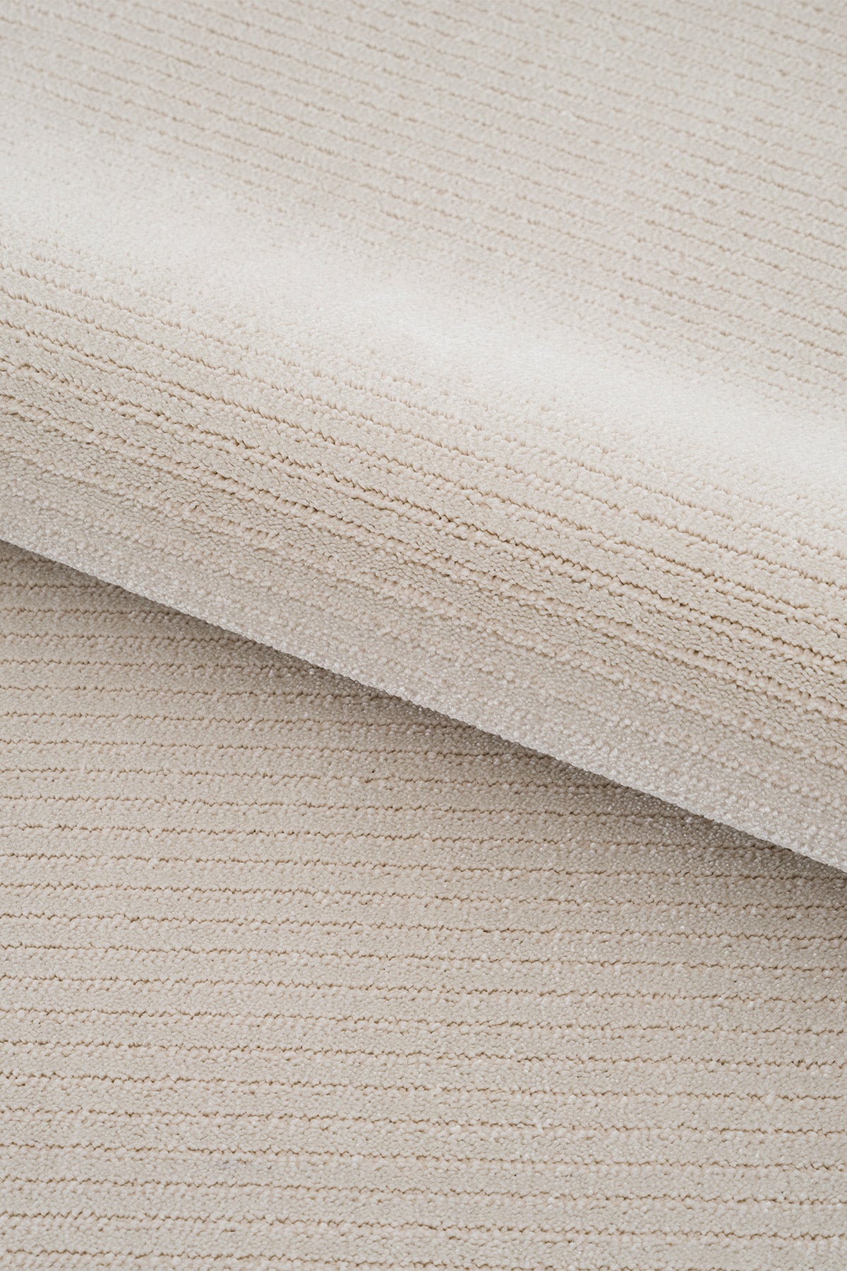 Calvin Klein Dark Pulse A2323G Krem Siyah Halı