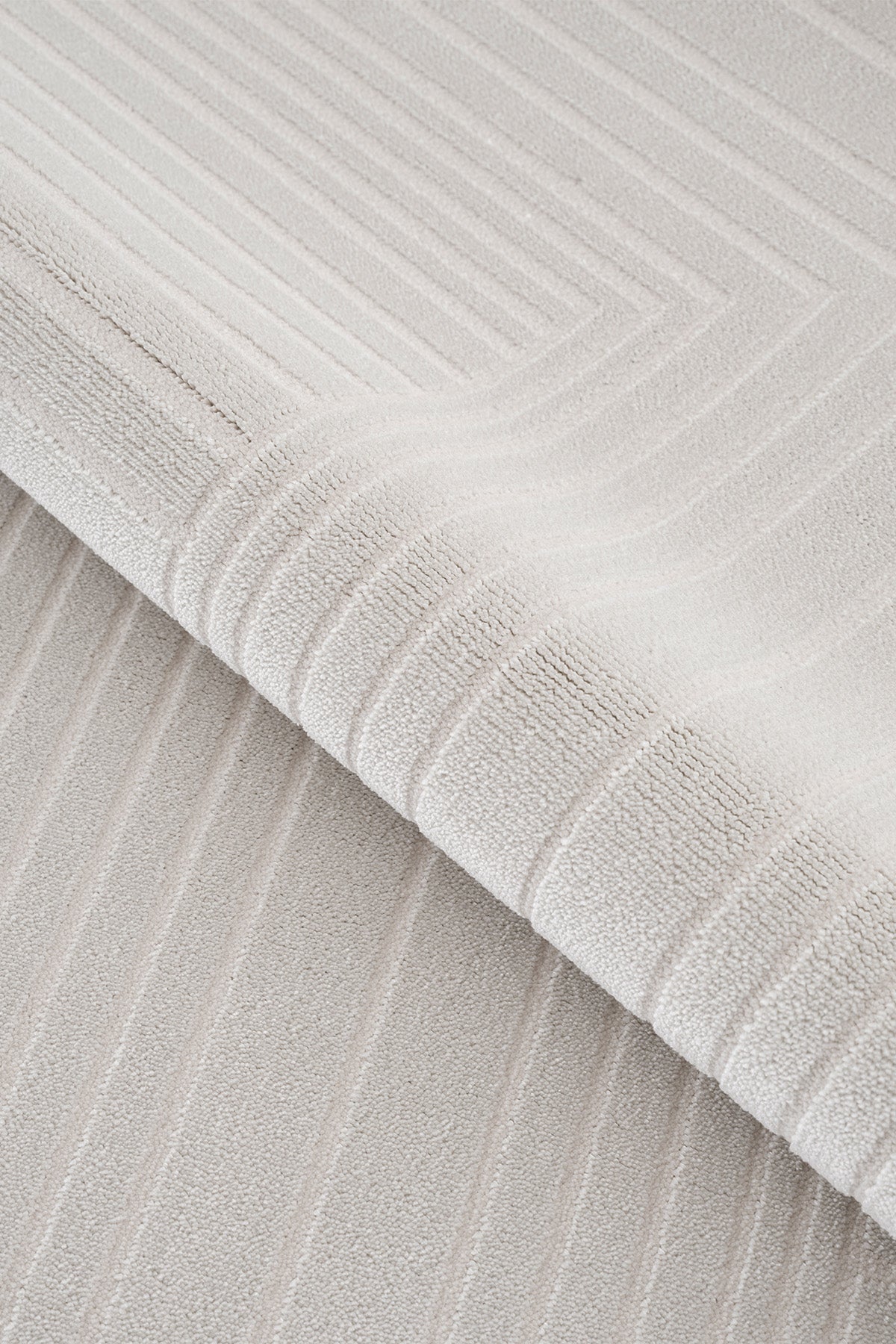 Calvin Klein Dark Pulse A2371A Krem Halı