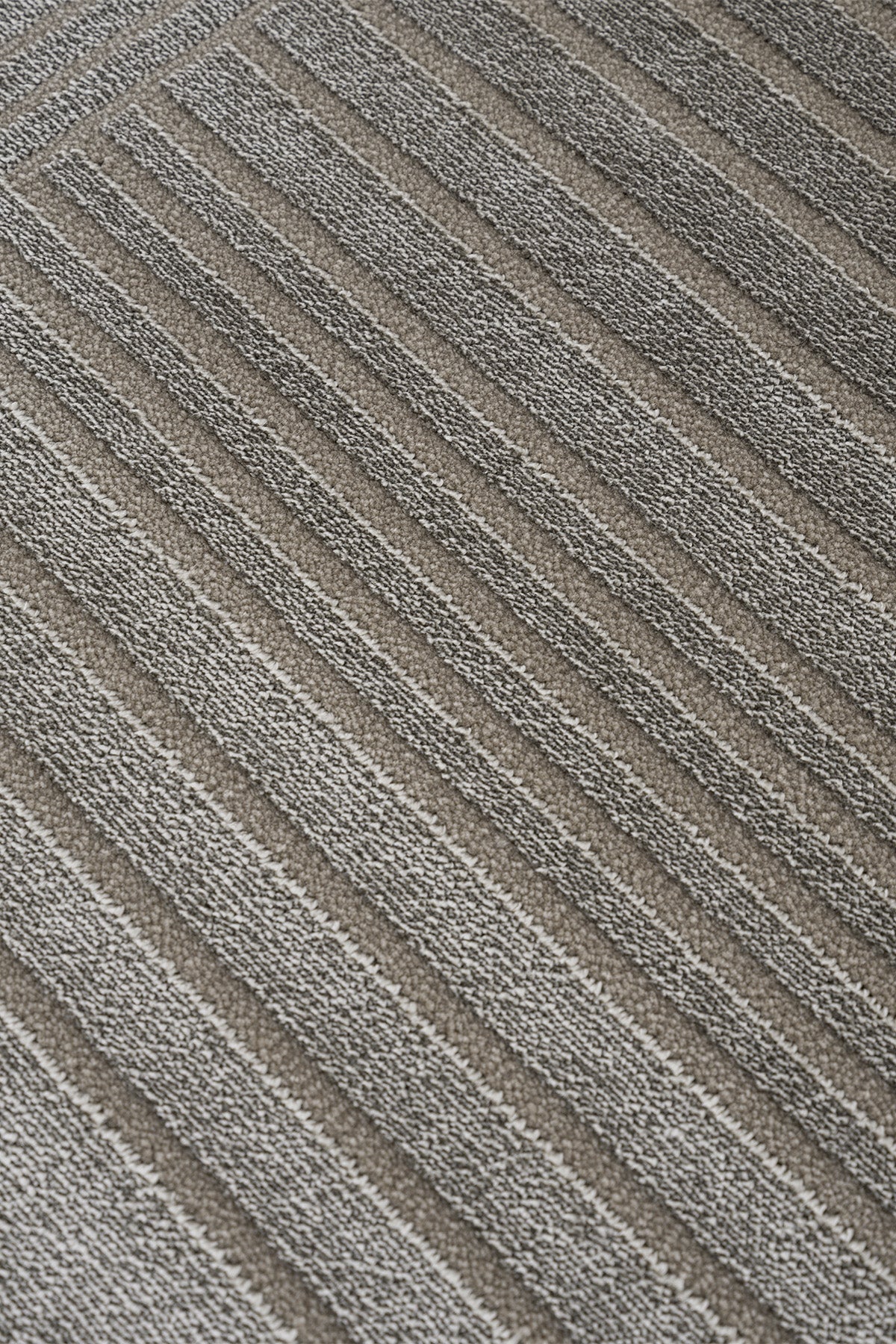 Calvin Klein Dark Pulse A2371B Vizon Halı