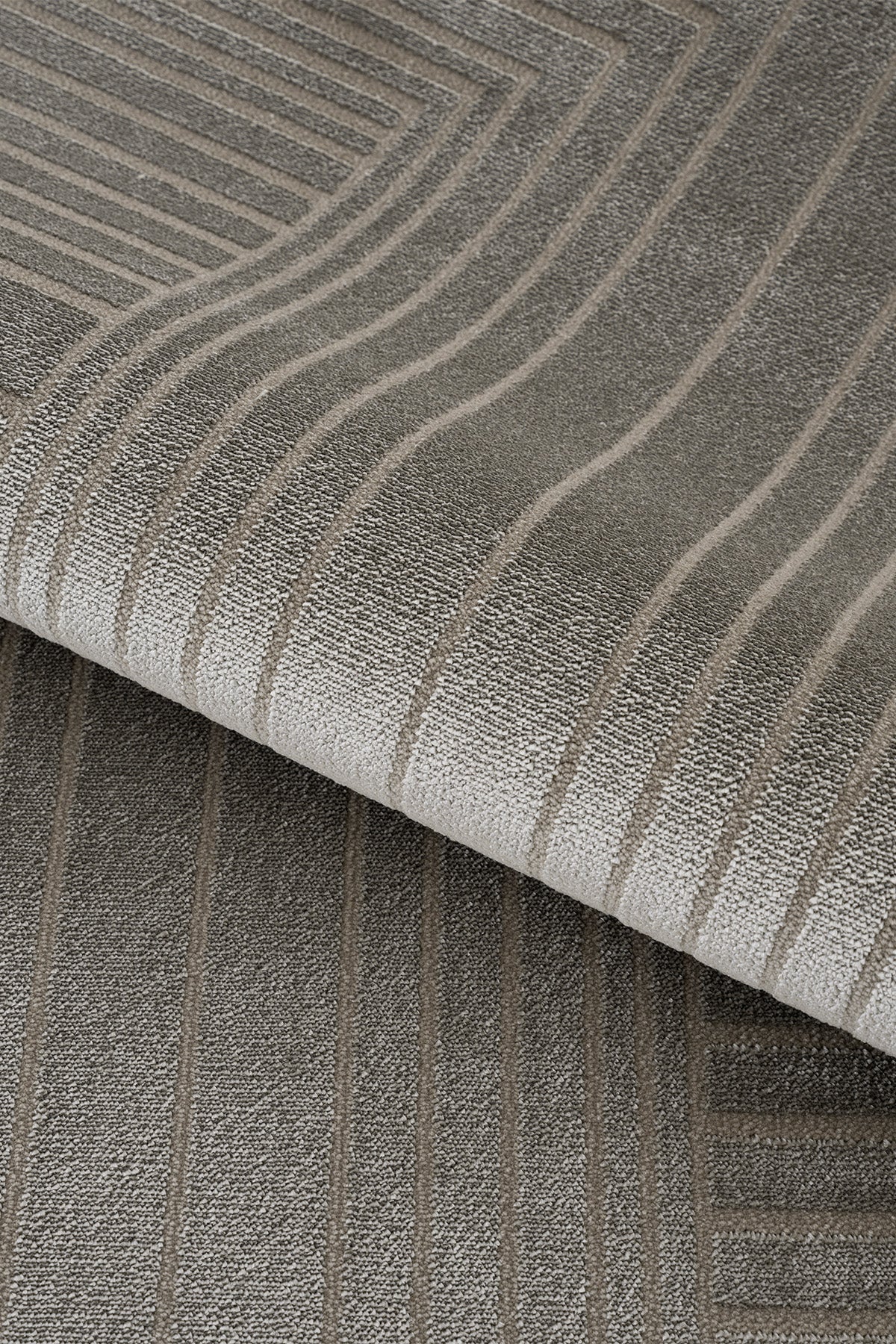 Calvin Klein Dark Pulse A2371B Vizon Halı