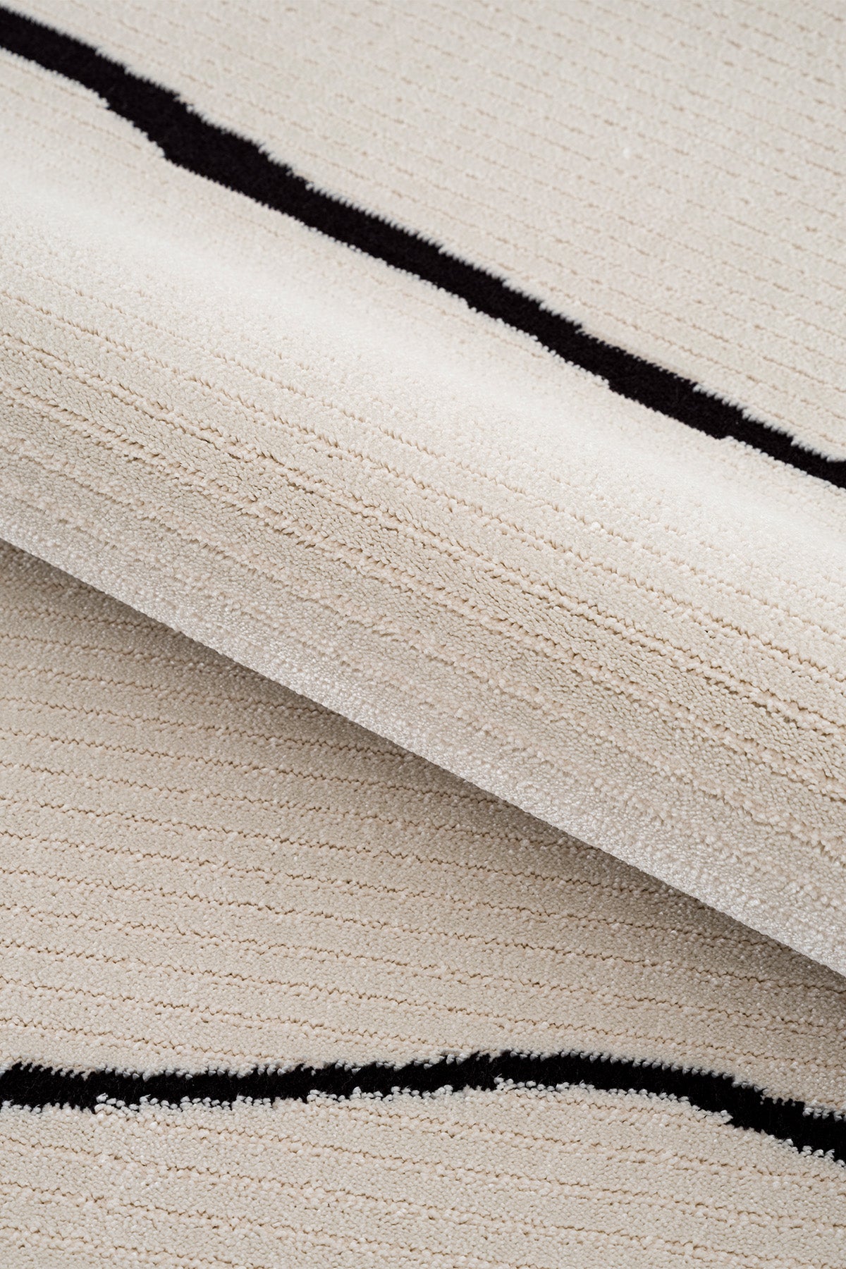 Calvin Klein Dark Pulse A2374G Krem Siyah Halı