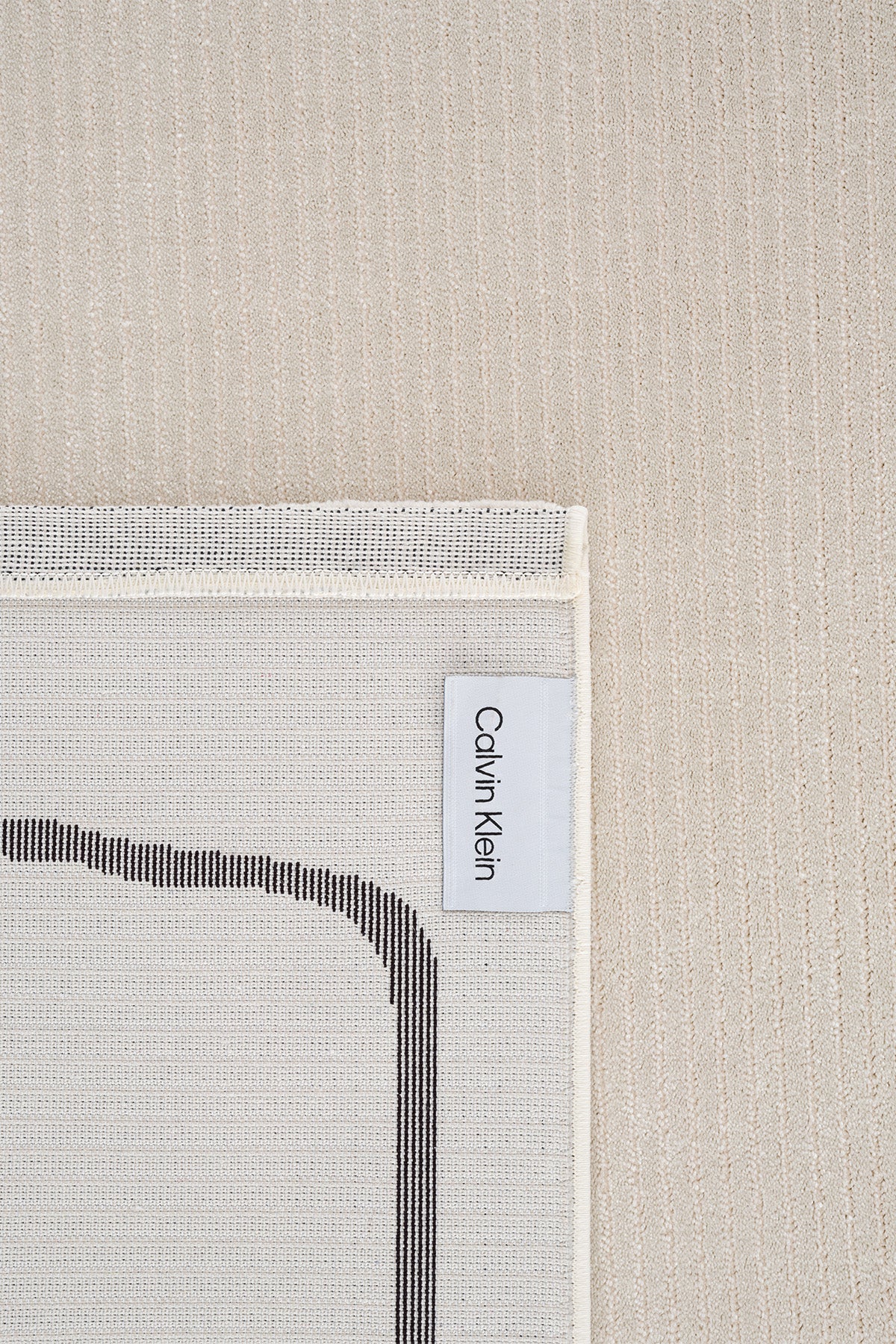 Calvin Klein Dark Pulse A2374G Krem Siyah Halı