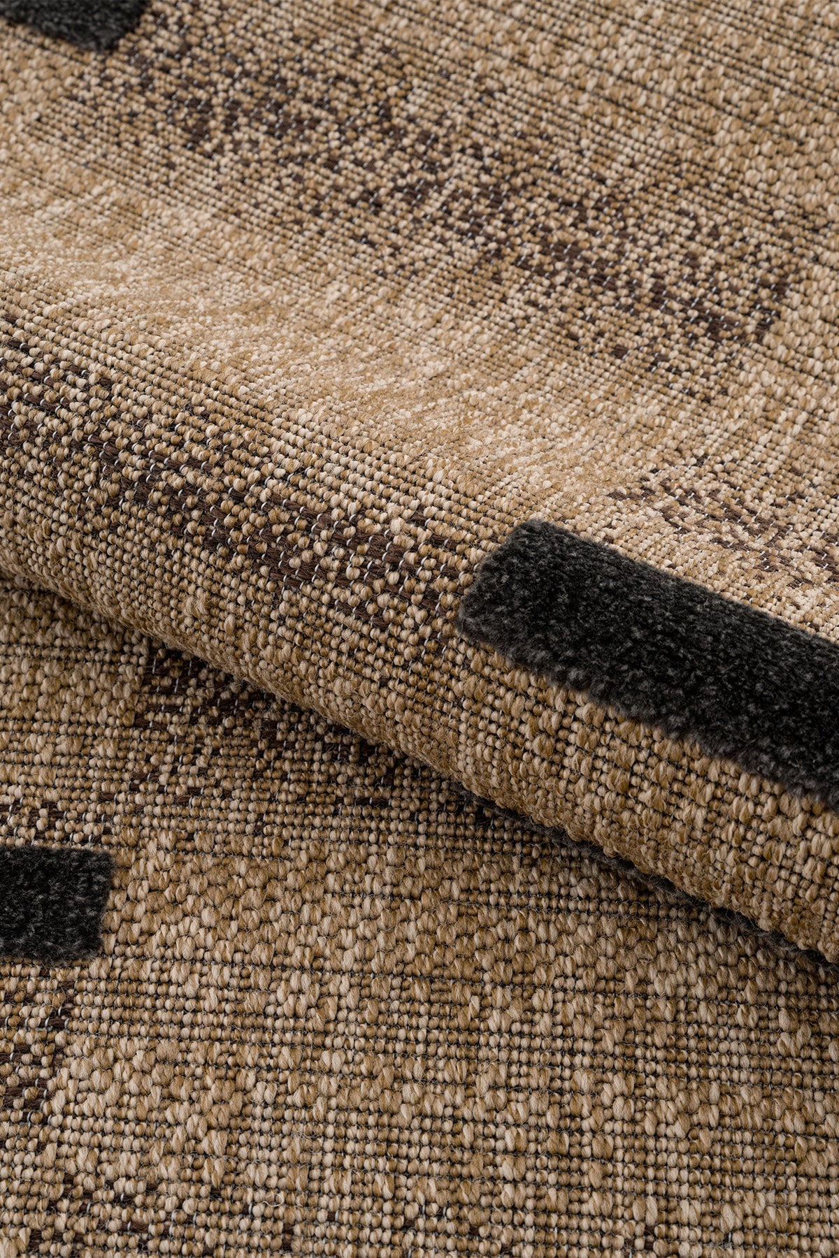 Calvin Klein Merlot A3010B Natural Siyah Halı