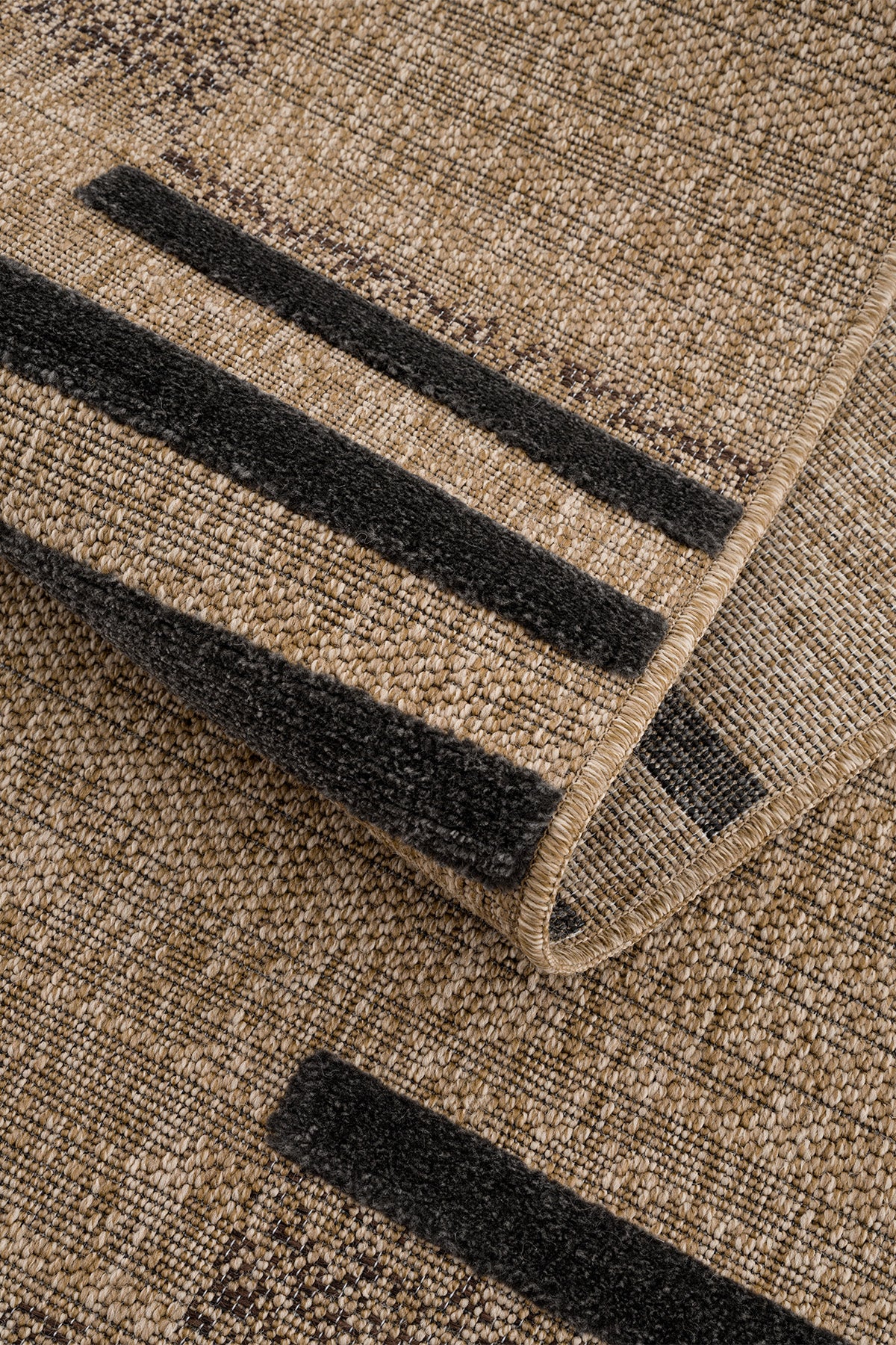 Calvin Klein Merlot A3010B Natural Siyah Halı