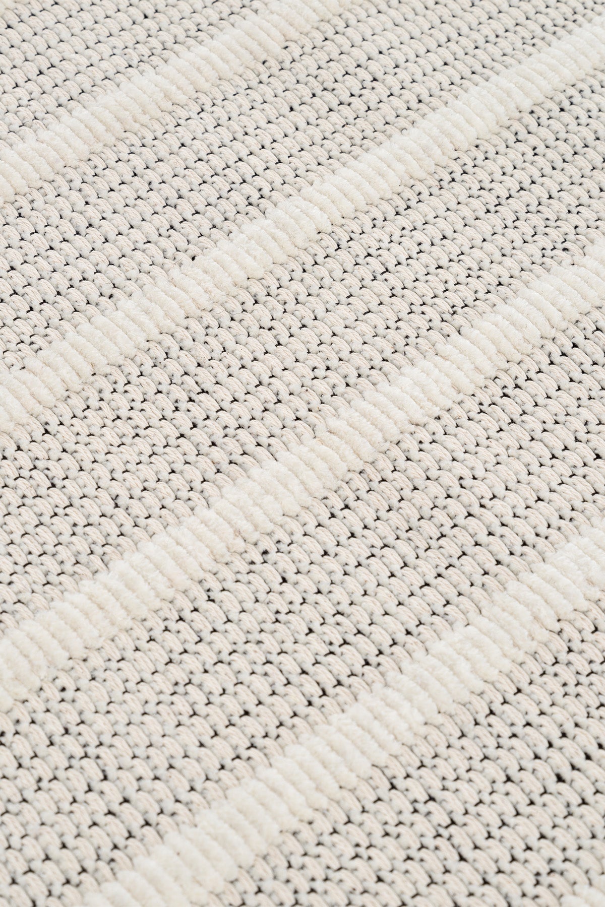 Calvin Klein Mono A2900A Krem Halı