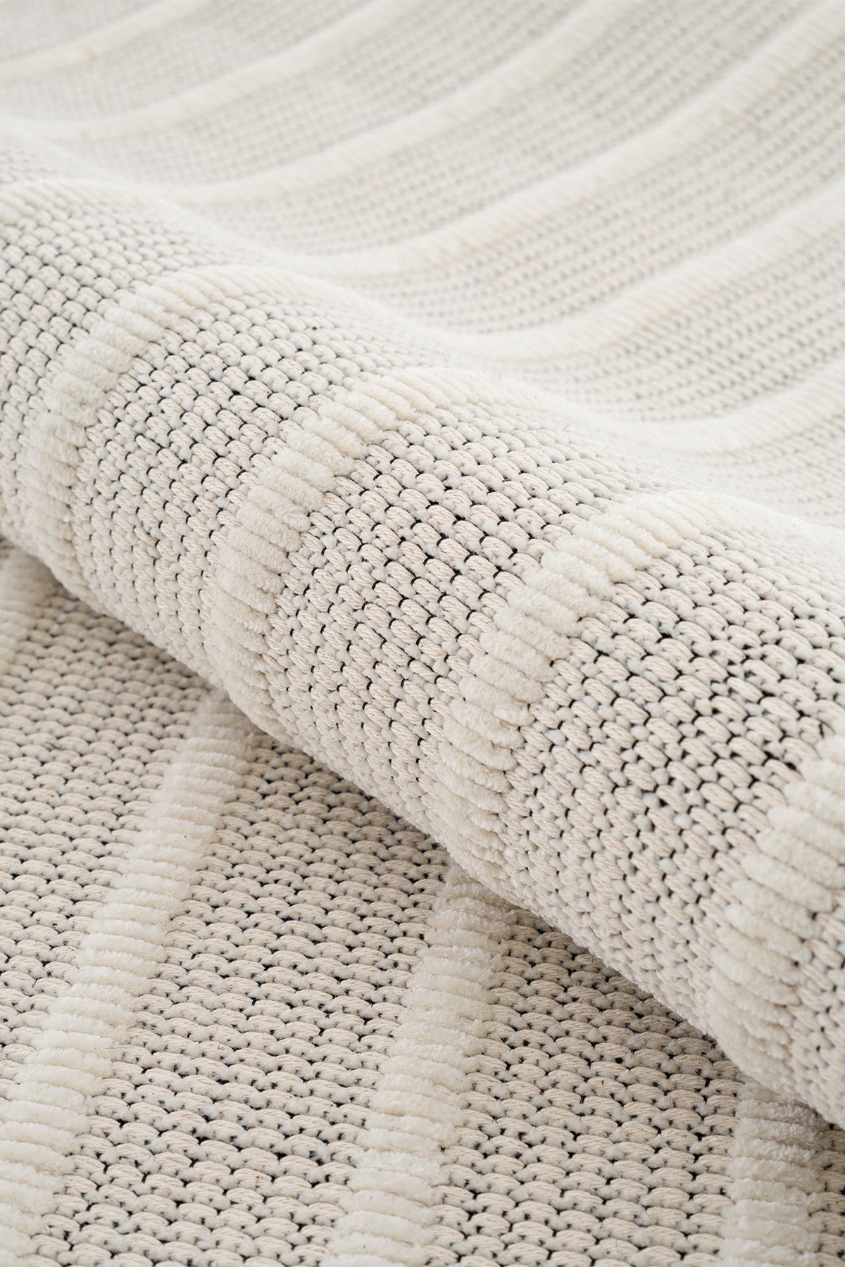 Calvin Klein Mono A2900A Krem Halı