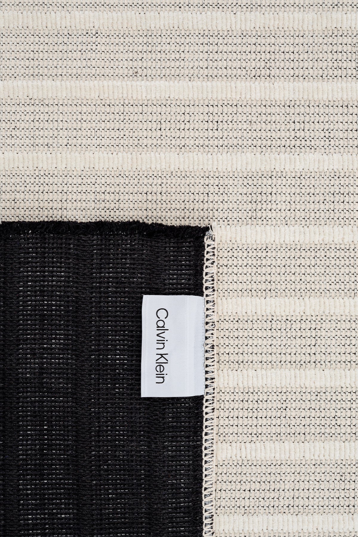 Calvin Klein Mono A2900A Krem Halı