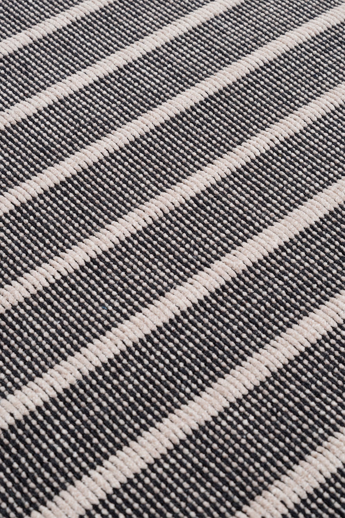 Calvin Klein Mono A2900B Antrasit Bej Halı