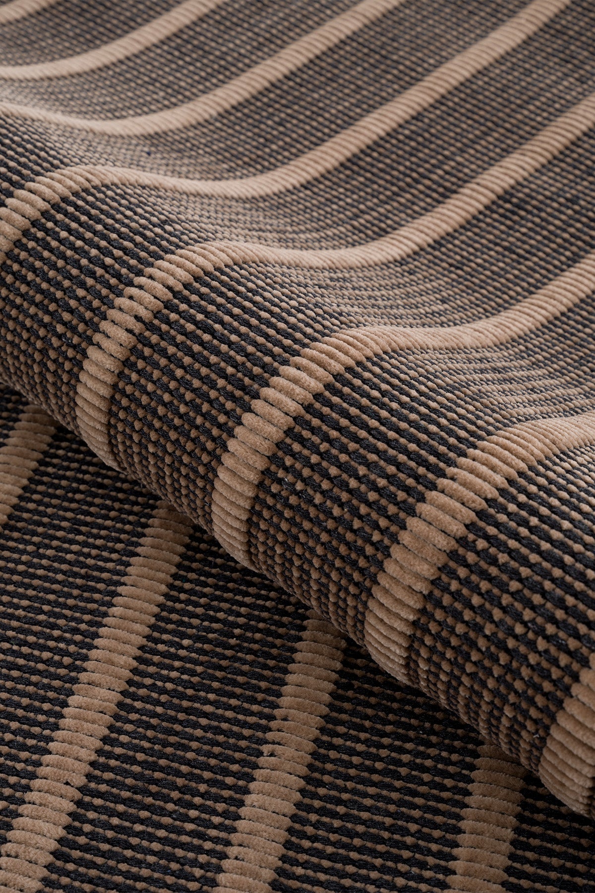 Calvin Klein Mono A2900E Antrasit Vizon Halı