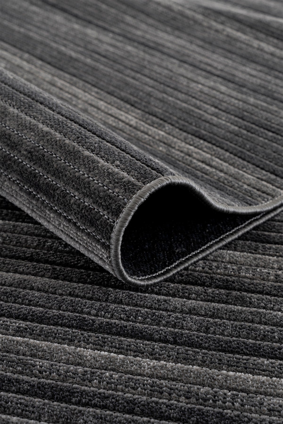 Stripe Antrasit Kaymaz Taban Kilim 33010A