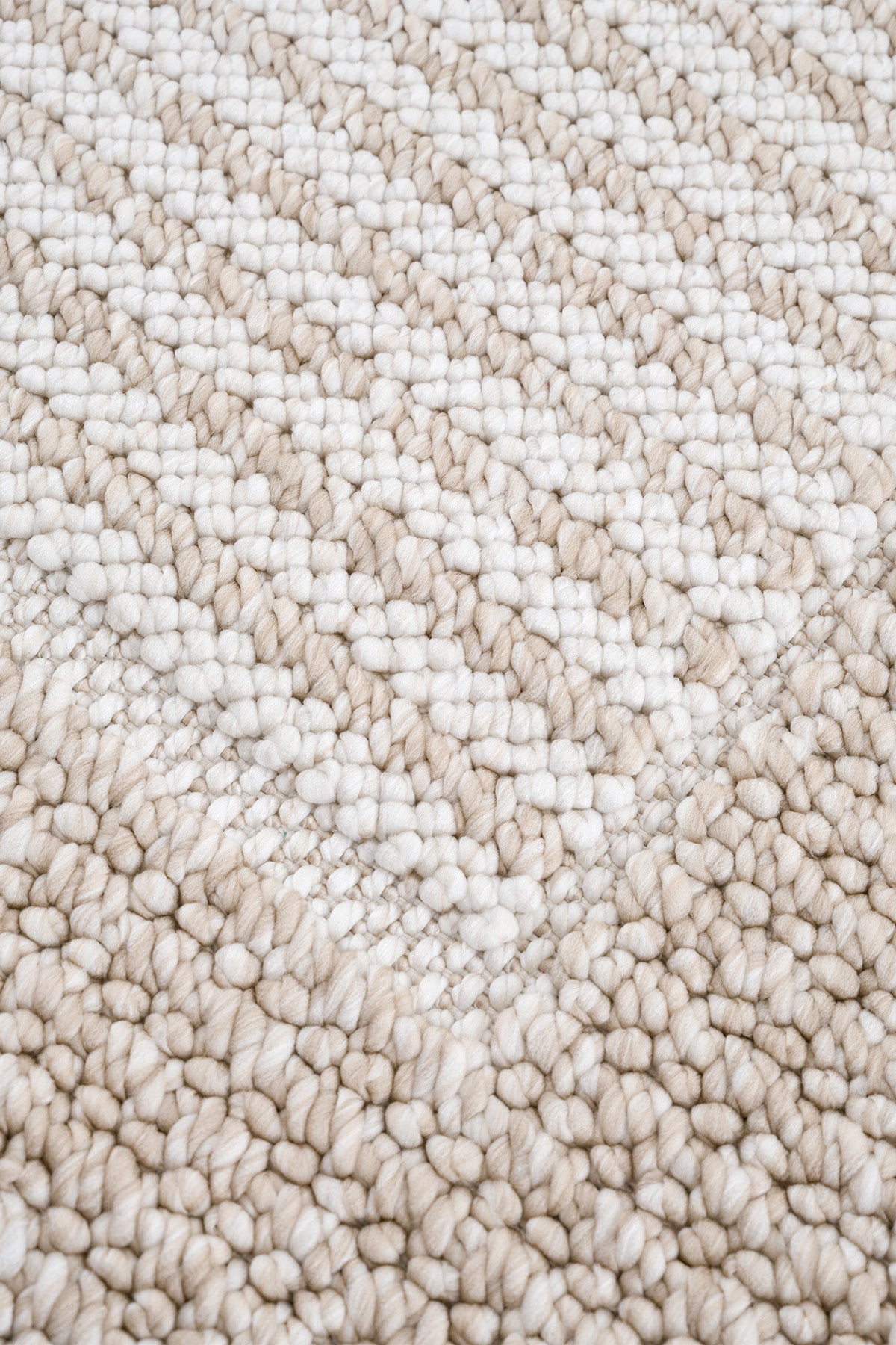 Calvin Klein Urban Luxe A2394E Vizon Halı