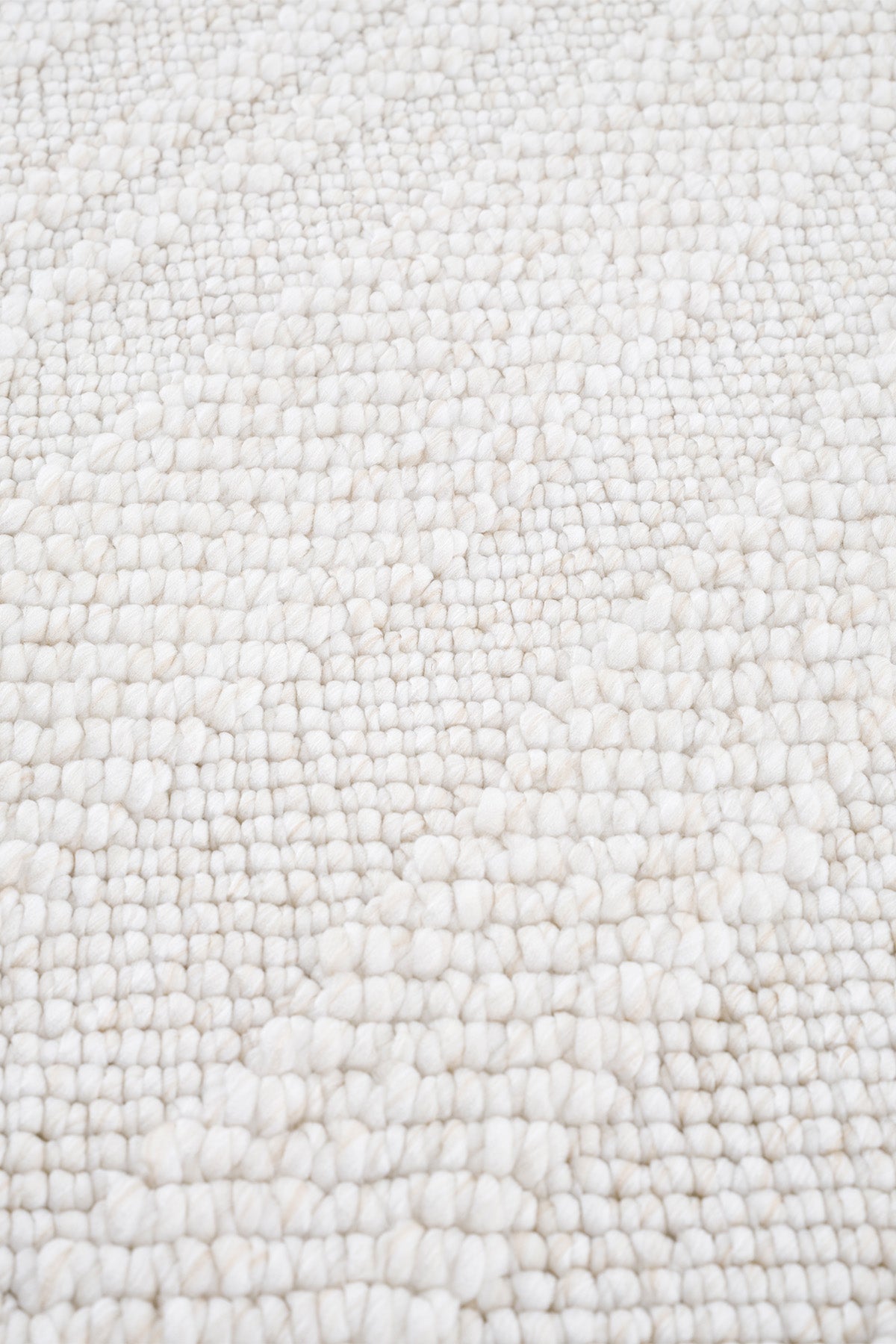 Calvin Klein Urban Luxe A2409A Krem Halı