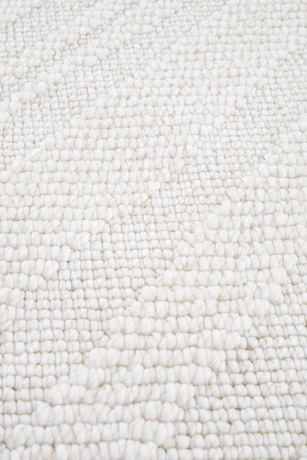 Calvin Klein Urban Luxe Krem Halı A2409A