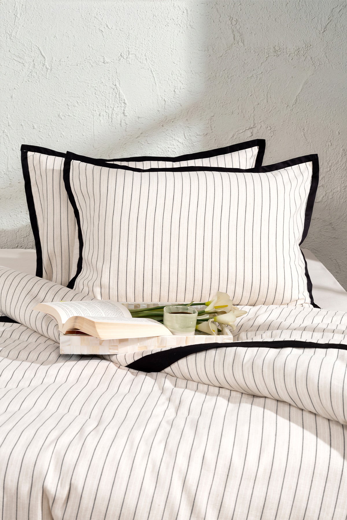 Clasıy Bej/Siyah Çizgili Çift Kişilik Nevresim Takımı 2504