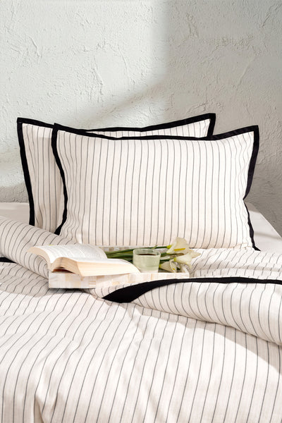 Clasıy Bej/Siyah Çizgili Çift Kişilik Nevresim Takımı 2504