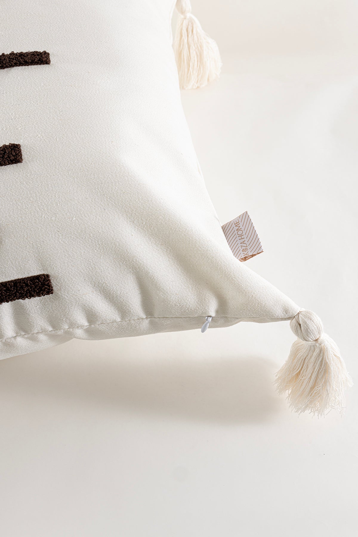 Craft Multi Çizgi Desenli Püsküllü Boncuk Elyaf İç Dolgulu Kırlent 43 x 43 35300A