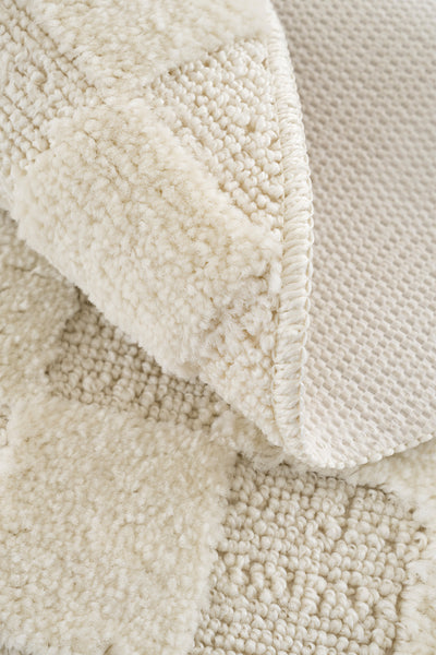 Evra Kare Dokulu Kabartmalı Yumuşak Krem Kaymaz Banyo Paspası Daire 80 x 80