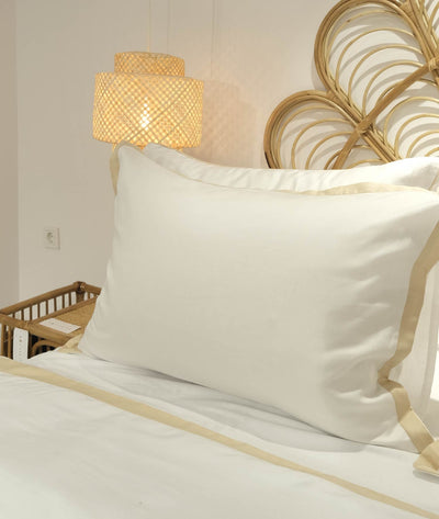 Glow Tencel Optik Beyaz Çift Kişilik Nevresim Takımı 4 Adet Yastık + 240x260 Çarşaf + 200x220 Nevresim