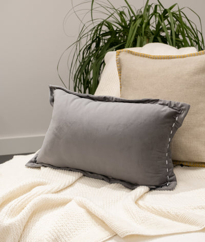 İbiza Antrasit Kadife Yastık 30x50 5016