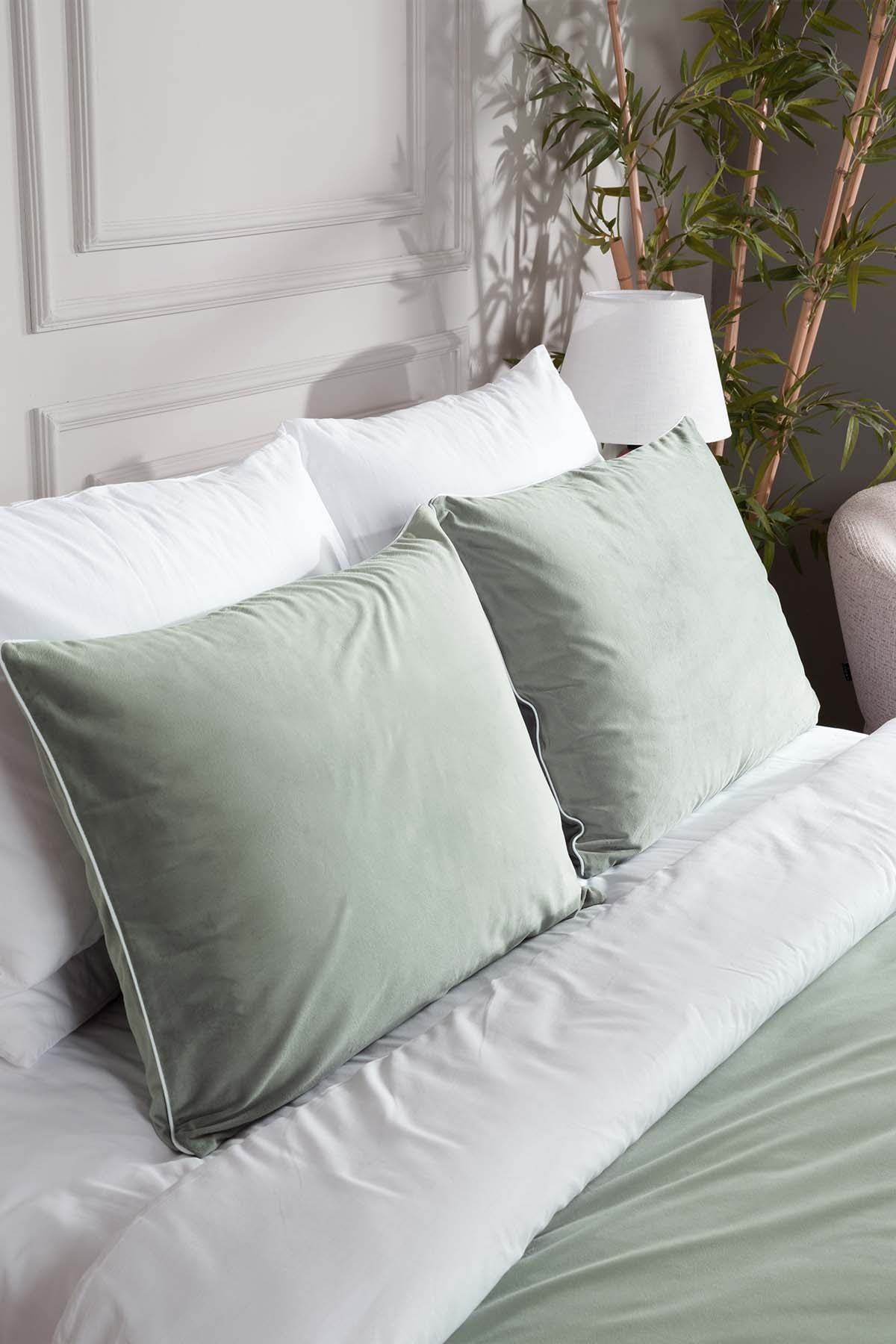 Linda Yeşil Kadife Çift Kişilik Nevresim Takımı 200x220 4 Yastıklı 5009