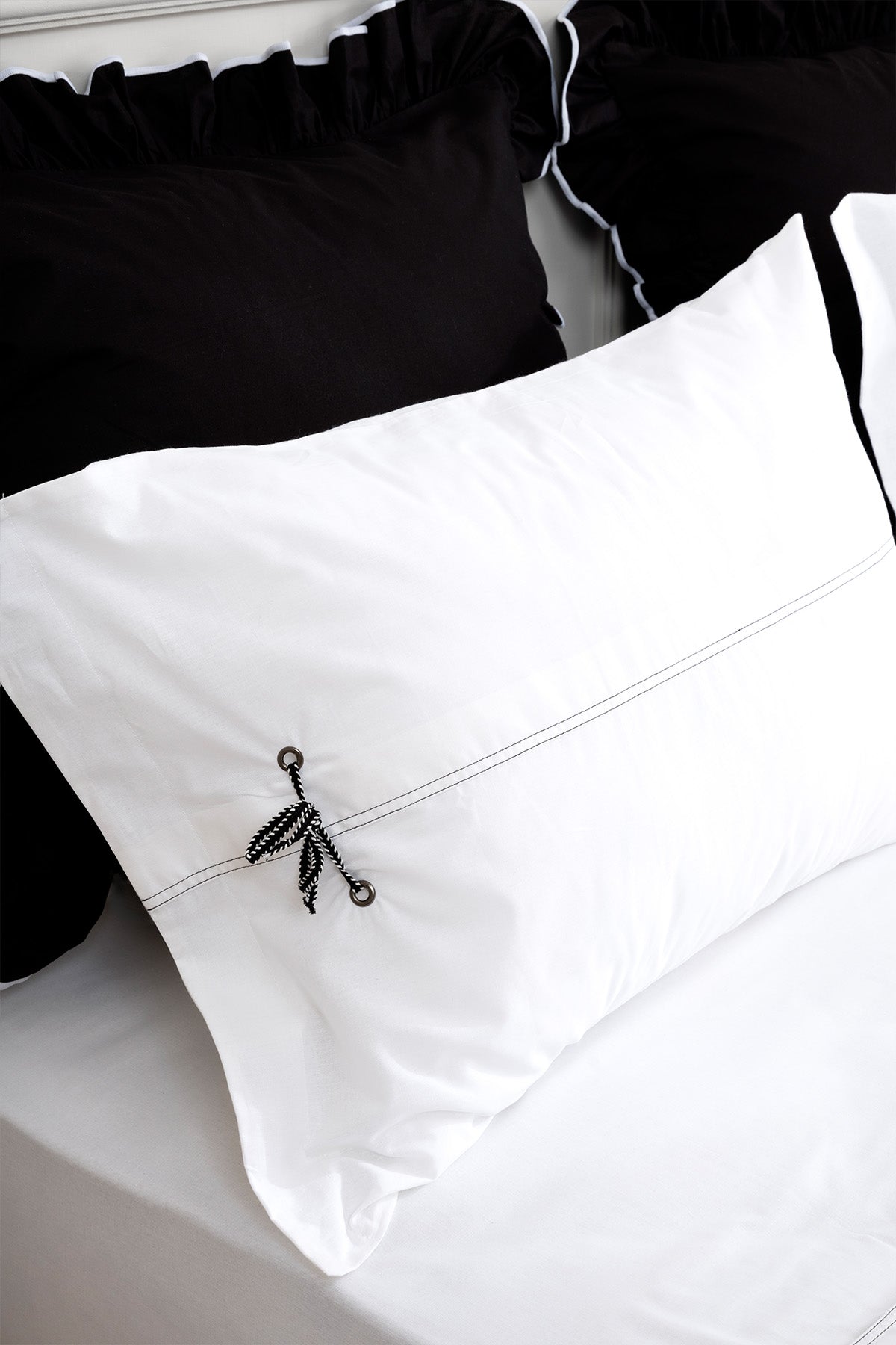 Mayra Beyaz Çift Kişilik Fırfırlı Nevresim Takımı 2540