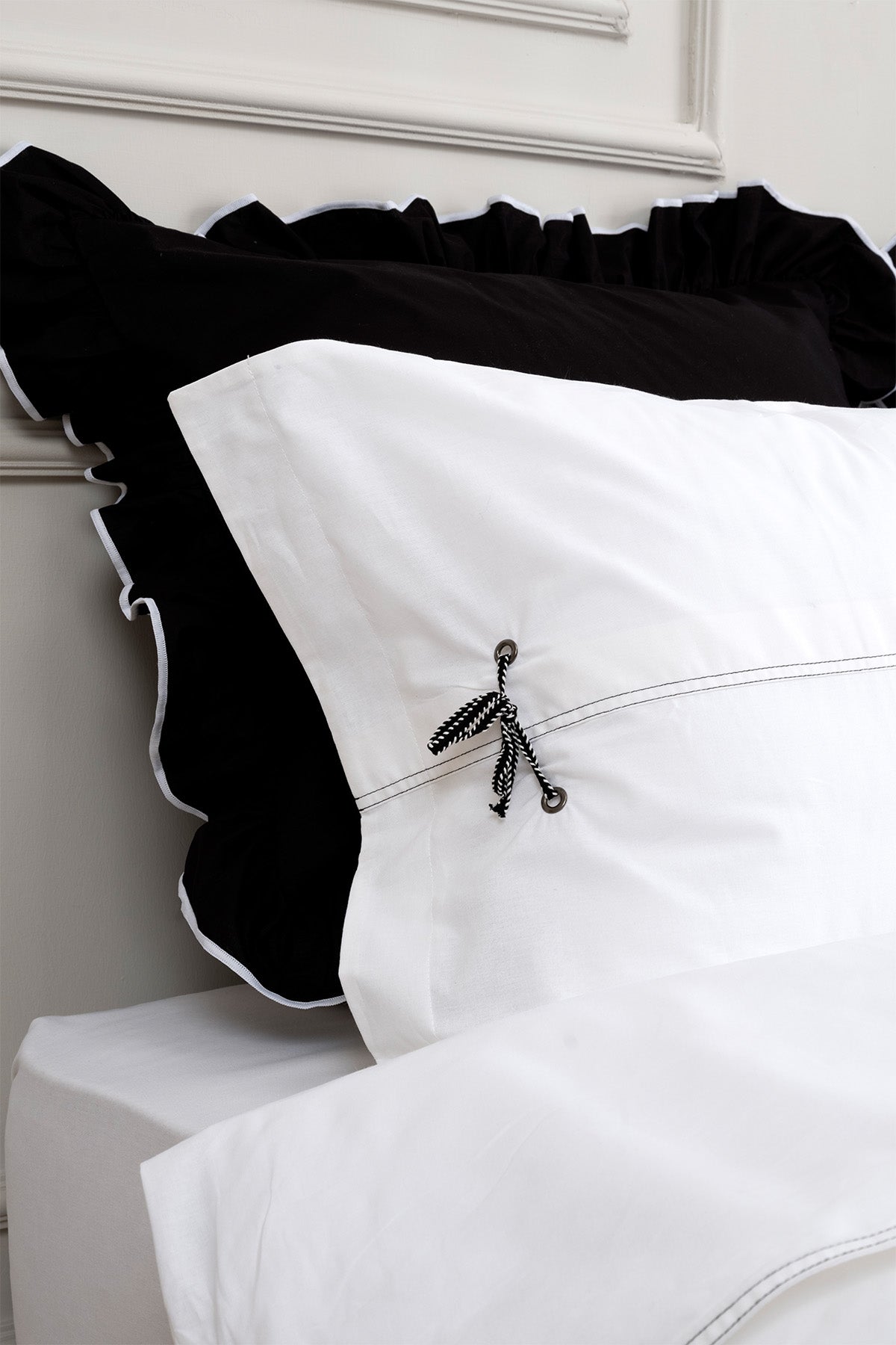 Mayra Beyaz Çift Kişilik Fırfırlı Nevresim Takımı 2540