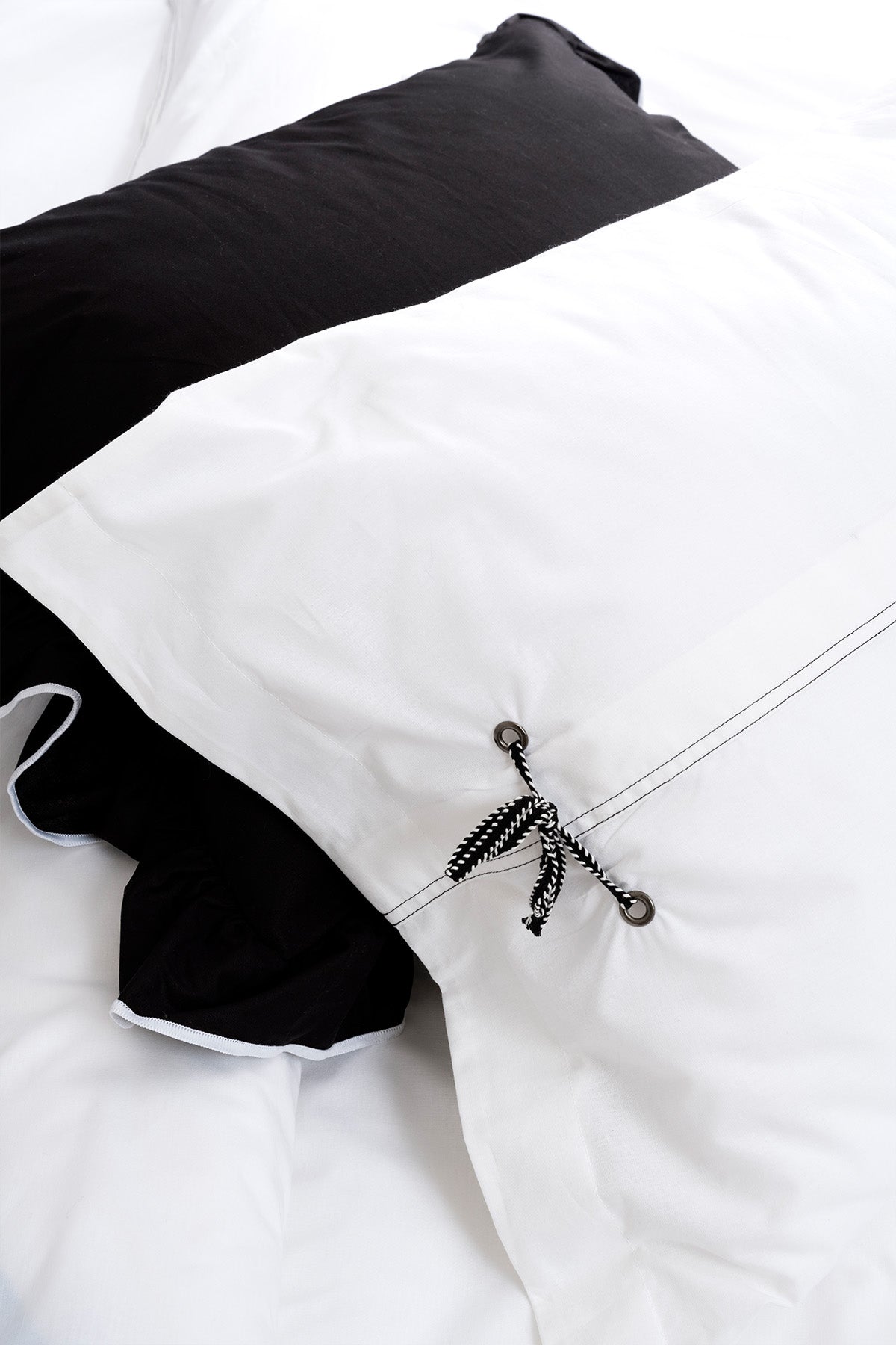 Mayra Beyaz Çift Kişilik Fırfırlı Nevresim Takımı 2540