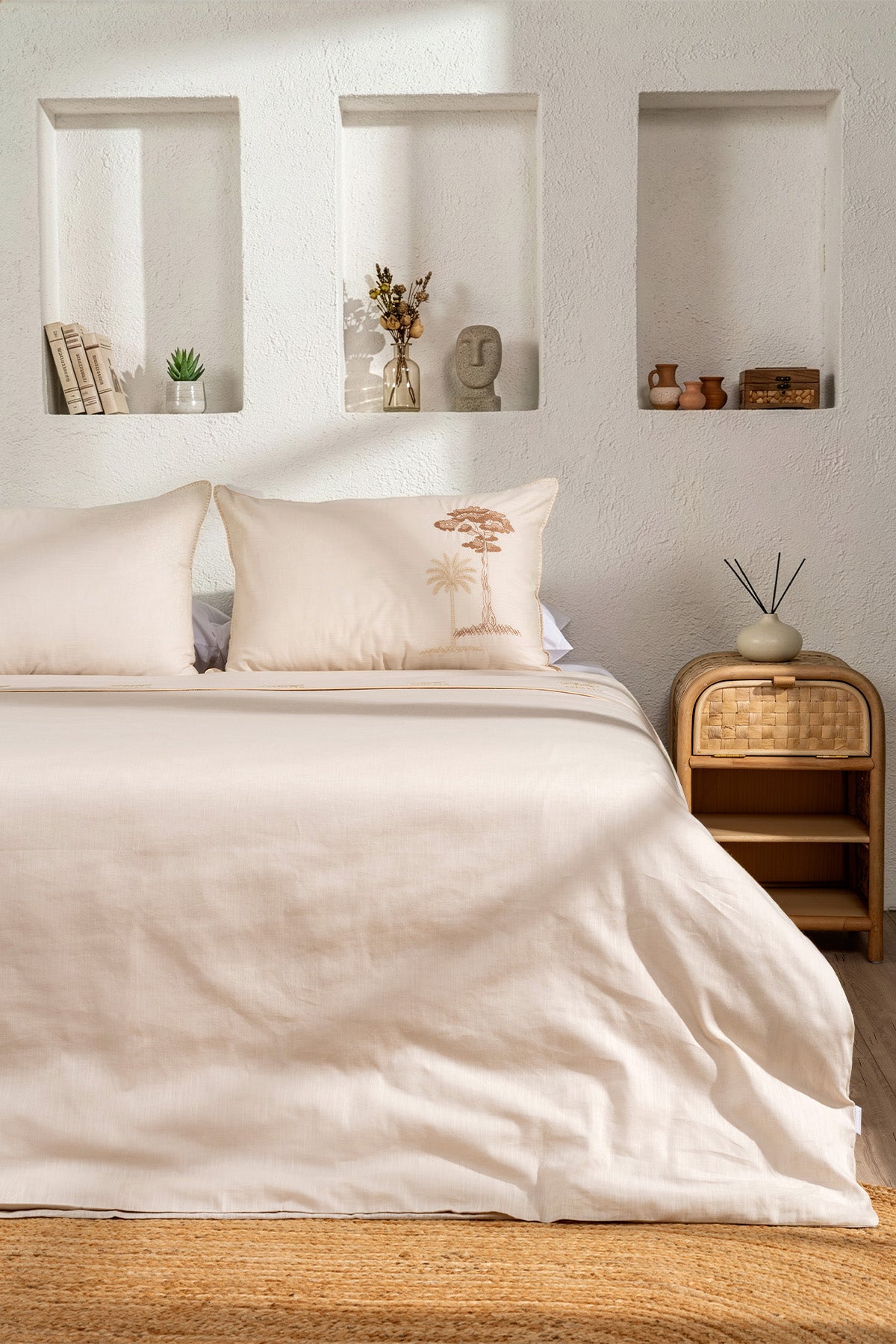 Palm Bej Çift Kişilk Nakışlı Keten Nevresim Takımı 2503