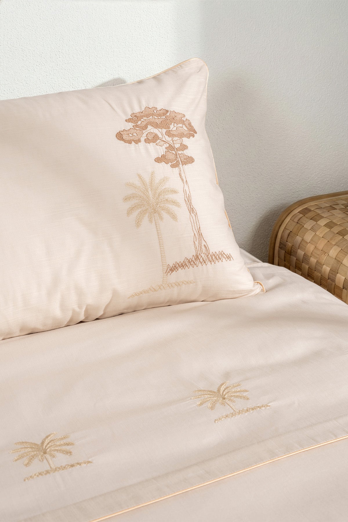 Palm Bej Çift Kişilk Nakışlı Keten Nevresim Takımı 2503