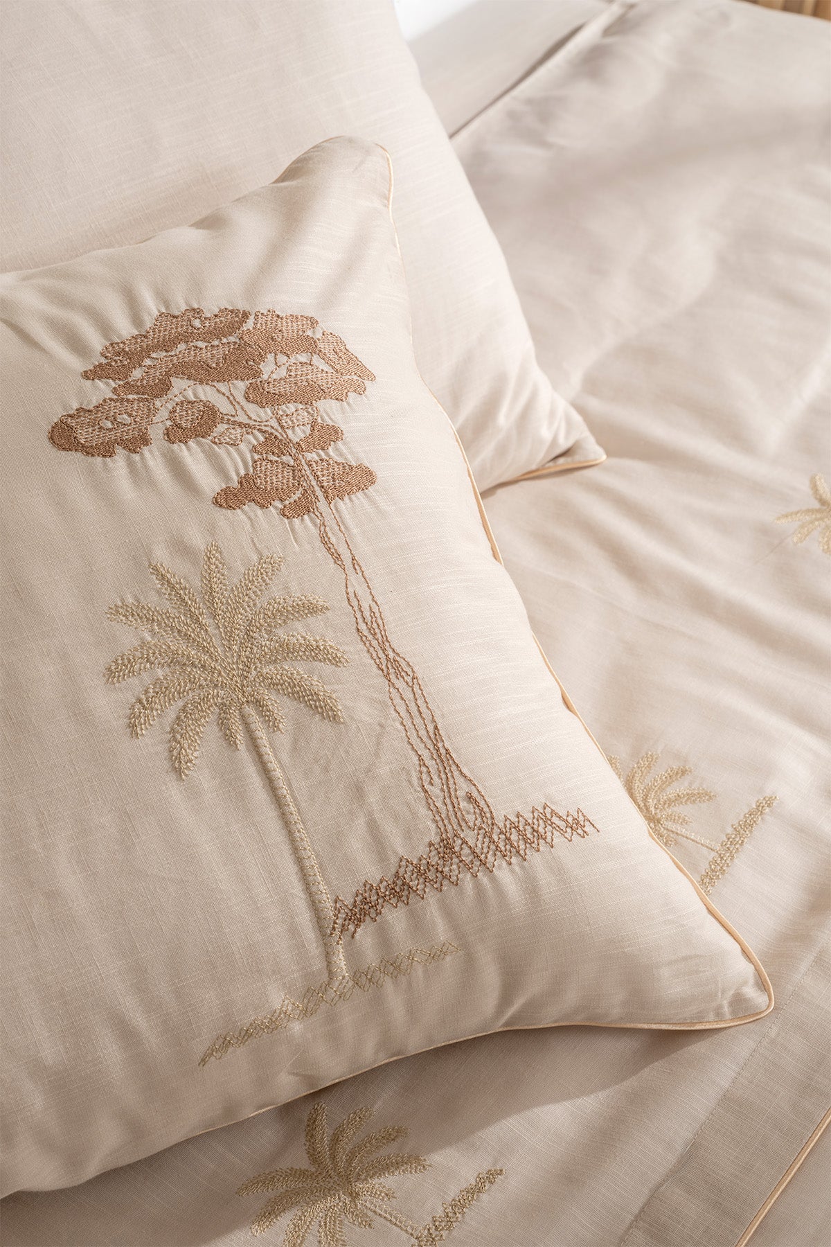 Palm Bej Çift Kişilk Nakışlı Keten Nevresim Takımı 2503